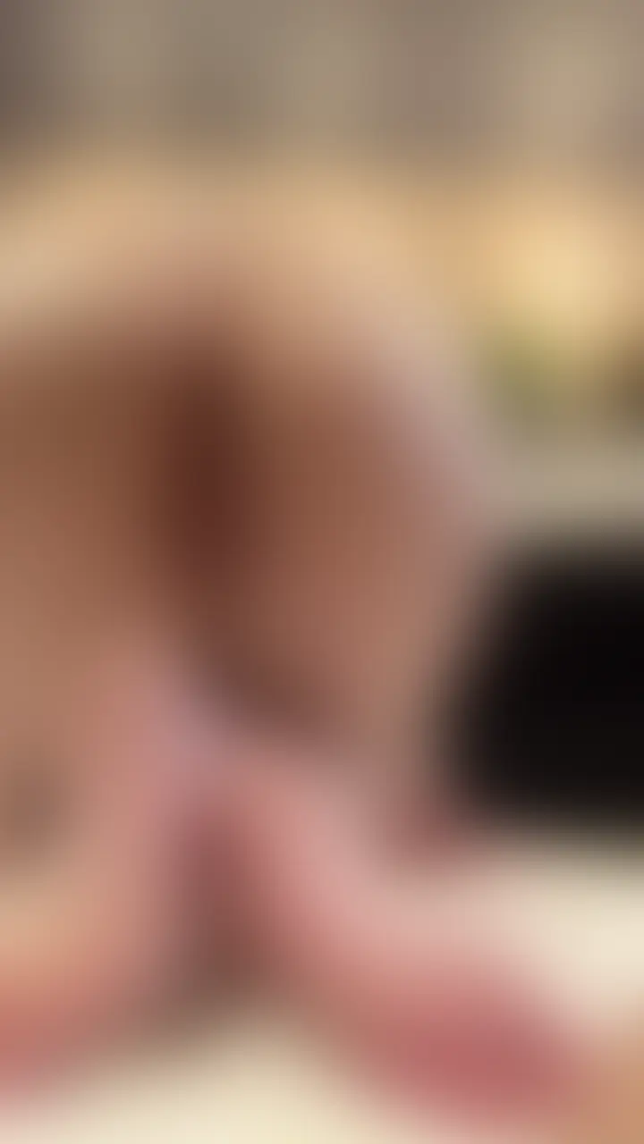 毎月定例のフェラチオ専属契約女ですが、次回投稿分の未公開シーンになります。(先行して投稿いたします)
本編のアングルでは目隠しチ○ポピースからのどぎついフェラチオをかましてくれています。。
よろしくお願いします。 (2/2)