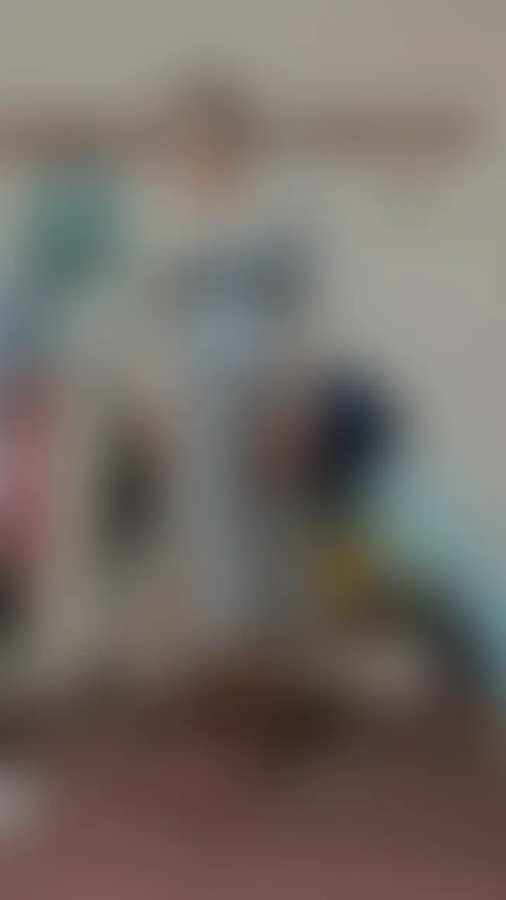 ⚠️家族・周囲にバレたら即終了!⚠️
臨月妊婦オナニーシーンが見れるのはこの動画だけ!!
臨月妊婦シングルマザーの禁断オナニー映像🎥
4歳の息子を育てながらシングルマザーとして懸命に生きる彼女。
臨月のお腹を抱え、普段は母親として優しく献身的な毎日を送っています。
しかし妊娠中でも強い性欲が抑えきれず…
ついに我慢出来なくなってしまいました。
臨月でさらに大きくなった巨乳が
激しく揺れ動く妊婦ボディが、
ガニ股で立ちながら電マを強く押し当てて
悶え狂う姿は衝撃的です🔥
妊婦が一人でここまで激しく乱れるなんて…
【動画内容】
本編17分30秒(ガチイキ立ちオナニー&電マオナニー連発)
【単品販売購入者特典】
この子のハメ撮りの掲載されているURLをこっそりと教えます🤫
🚨この子普段から両親の援助や子育て支援を受けているみたいで、この動画バレたら親子関係破綻するレベルでやばいので100本限定で販売させてもらいます
今しか見られないこの姿、お早めにどうぞ…⚠️ (2/2)