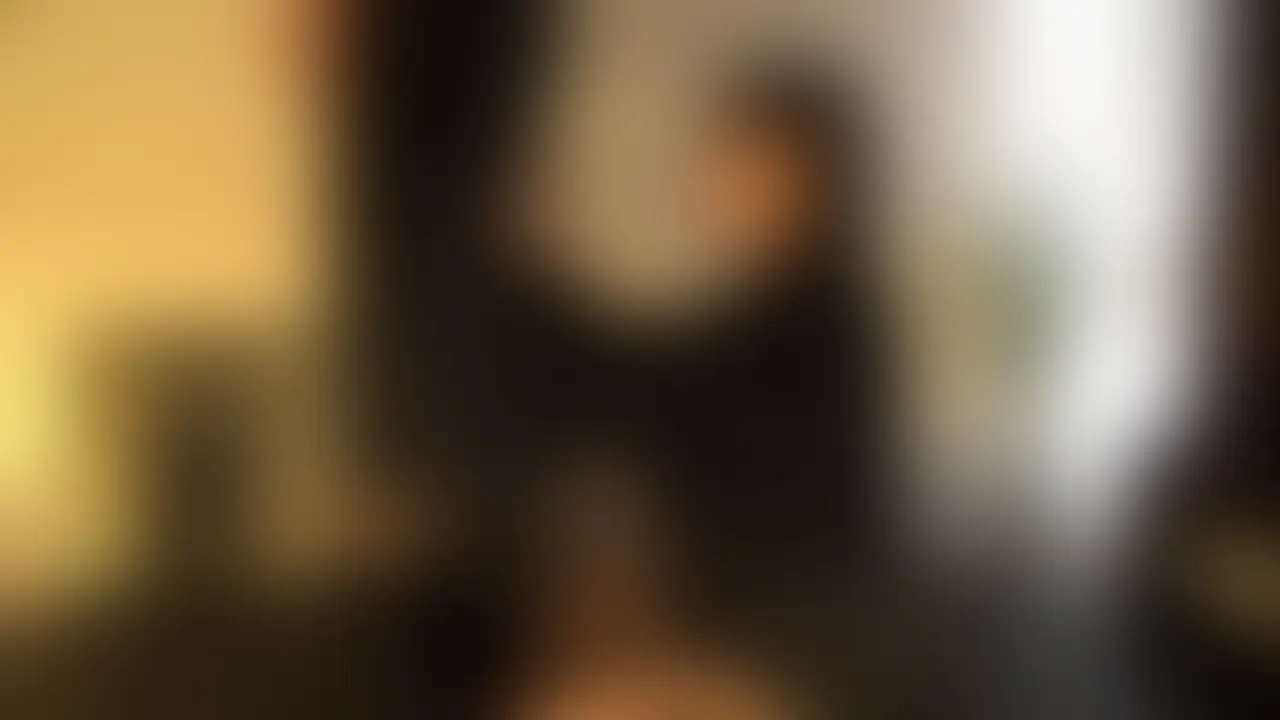 普通の女の子とレンタルルームに入室してそのまま即フェラからスタート。
この子はあまり理解していないようで撮影もあっさりOK貰えました(笑)最後は口内射精から手のひらに出させてそのままごっくんさせました。この子意外と巨乳でおっぱいちらりの特典映像つきです (2/2)