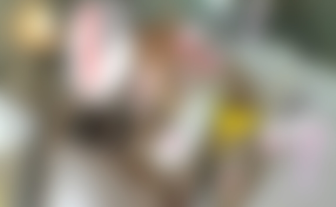 今回もモモンガ面接に応募してくれた女の子と面接試験を実施
ただ今回は僕の作品にしては2×歳っとちょい年上(淫タビューでちゃんと年齢いってます)で少しポッチャリ
そのかわりサンプルでは顔を隠していますが本編では顔出しです!
でも折角時間作って会ったんだしオナ禁で溜めた精液をタダマンで子宮内に注入する方がオナニーより何百倍もマシ
そんな訳で面接開始!
まずはフェラチオ実技試験ですがやはり経験が豊富なので上手!
ちなみに男を僕しかしらないポニテ○○○は超下手(笑)
そのフェラチオを堪能しながらバッチリ撮影!
僕の試験官が十分固くなったらローション塗ったくって挿入開始!
あ~僕はポニテ○○○や黒ギャルちゃん白ギャルちゃんみたいに気に入った子にはクンニをガッツリやりますが気に
入ってない子はクンニしないんですよ~www
そんな感じで僕の試験官が女の子の膣内に入って行くとまあまあな感じwww
贅沢かもしれませんが何百人ものオマンコを味わってきた僕なのでお気に入りの子達みたいに最高なオマンコを
何度も生で味わってきてるので・・・・
今回はチョイSEXしながら笑っちゃう事もありましたがちゃ~んとルーズソックスは絶対に脱がさない!
そんな面接SEXしながら贅沢な試験官がそろそろ面接結果を出す時が!
面接結果がオマンコの中に「良い子を孕めよ~!」っと言いながら試験結果を出すのですが最近「種付けプレス」
に凝っていて今回もガッツリ「種付けプレス」で中出し開始
今回も射精前カウントダウンも表示されての届け!
「種付けプレス」で多量中出しされてしまう女の子を思う存分楽しめますし当然膣口からの精液ドロ~も!
「良い子を孕めよ!」っと言い放ち遠慮なく中に出した精液が女の子の今後を表していますね~www (2/2)
