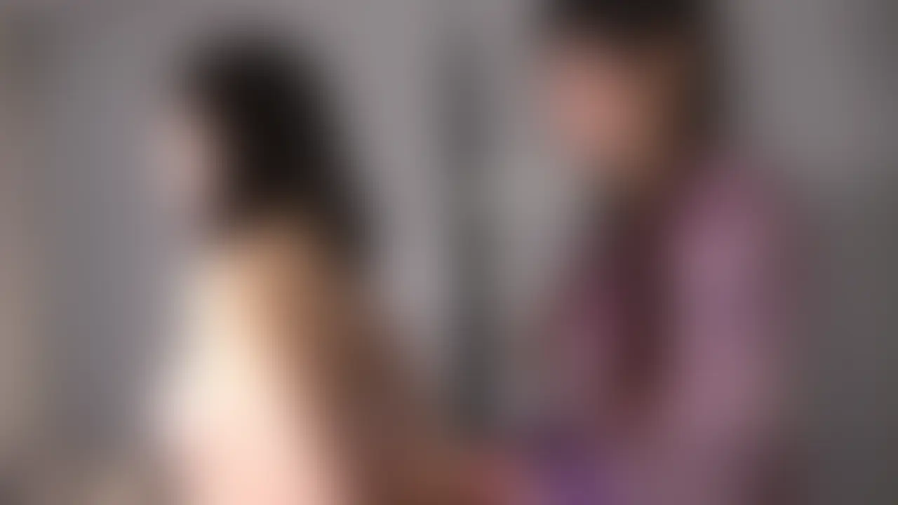 今回は『亀甲縛り』ーーー
SMのプロの縛師を呼び、美乳女を縛ってもらう!
あらゆる縛り方を学べる、教習にもなるビデオ。
おとなしそうな雰囲気ですが、話してみると意外にも好奇心旺盛、刺激的なことに興味アリ。
「普通じゃ物足りないんです」と照れながら話す姿が印象的な、清楚に見える見た目とは裏腹に、ドMなド変態、女子でしたので好き勝手やらせてもらいました。 (2/2)