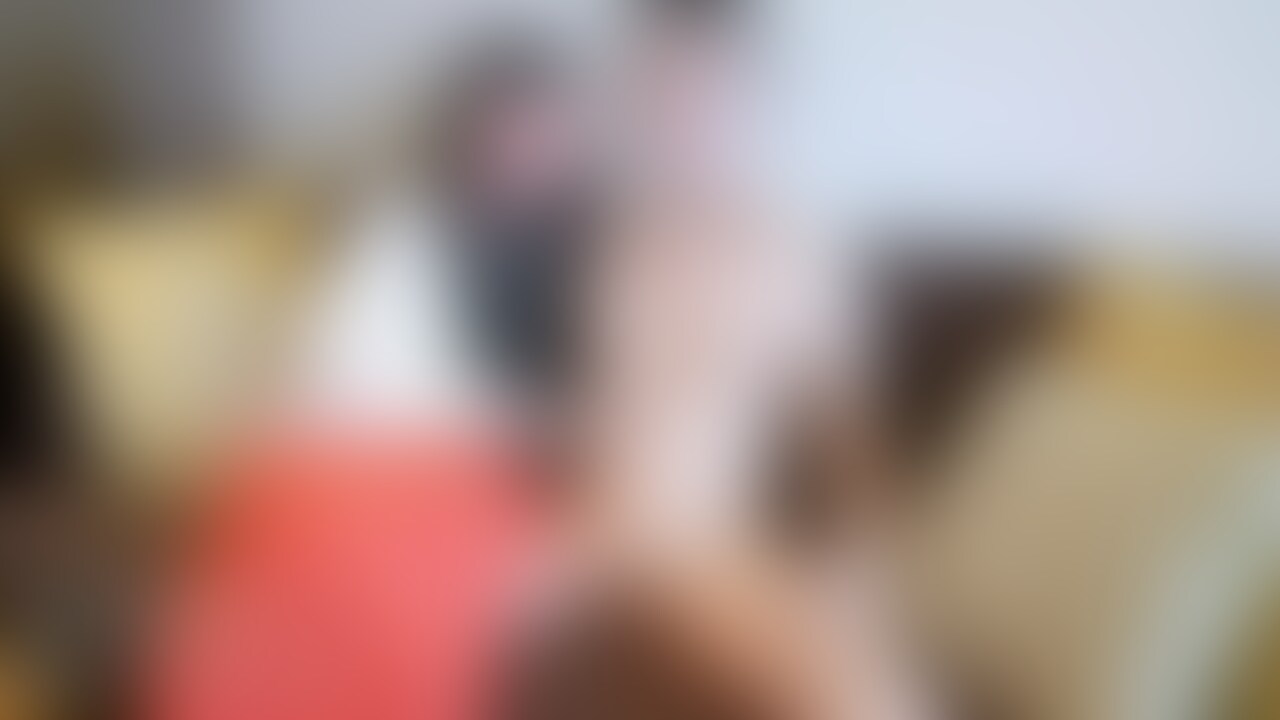 今回は彼自身におちんぽをしこしこさせてあげたよ。
でももちろん途中で手を離させて寸 止め。
優しくゆっくり触ると刺激が足りないかもしれないけど徐々に感度があがっていっておちんぽ握るだけで「あぁ」って喘ぎ声でてしまうね。 (2/2)