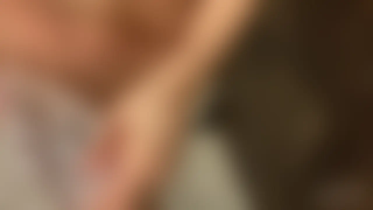 口開けろ、小便出すから。
帰ったら彼氏とたくさんキスしろよ。 (2/2)