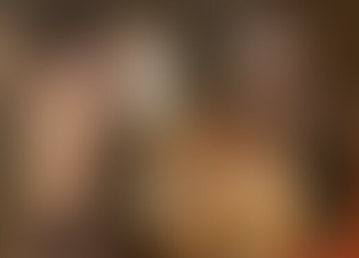 この子はおそらく20歳前後の大学生の方でした。
幼さの残るかわいらしい顔立ちにバランスの良いキレイな身体をしております。
まずはいつも通り背面をオイルたっぷりでマッサージしてあげます。
座らせて後ろから入念にお胸のマッサージ。
恥ずかしそうに手でお胸を隠されておりましたが、私の方からは見えないということをお伝えすると恐る恐る手をどかしてお胸をさらけ出してくれました。
非常にキレイな美巨乳の乳腺に沿って下から揉み上げるようにゆっくりと流します。
「こういうところもマッサージするんですね…」と少し気まずそうな様子でしたが、マッサージの効能を説明してあげると素直に信じてお胸を揉ませてくれます。
徐々に硬くコリコリになっていく乳首にオイルたっぷりの指を滑らせてみると、身体を激しくよじらせて感じてしまっているようでした。
仰向けに寝てもらい鼠径部の際どい部分に指を這わせてマッサージしてあげながら少しずつアソコに近づけていきます。
さりげなく中心部に指を這わせると「そんなに際どい所までやるんですか…?」と不安そうにしておりましたが、身体を支える股関節は集中的に流してあげないといけません。
紙パンツの中に手を突っ込むと「え…!ちょっと待ってください…!」とかなり狼狽えておりましたが、両側の鼠径部をマッサージしながらさりげなくクリトリスを包み込むように刺激してあげます。
必死に目を閉じて快楽を我慢している様子でしたが股間からは既に愛液が溢れ出しておりましたので、優しくクリトリスを擦って刺激してあげると「そこは違いますっ…!」と困惑しておりました。
しかしこんなに濡れてしまう程の性的快感を覚えていたのですから、オイルと愛液でヌルヌルになったクリトリスを擦られて抵抗できるはずもありません。
我慢できなくなってしまったのか徐々に気持ち良さそうな喘ぎ声が漏れ聞こえ、どんどんと呼吸が荒くなってく様子が分かります。
膣内に指を挿入してGスポットを擦りながら同時にクリトリスを激しく擦ってあげると、さらに激しく喘ぎながら絶頂してしまったようでした。
絶頂の余韻に浸る彼女に優しくキスをして、○○○を口元に近づけると少し抵抗しておりましたが押し付けて咥えさせてあげます。
ここまできたら私も最後までお付き合いしなくてはなりません。
彼女の脚を広げて○○○を挿入してあげようとすると「それはさすがにダメです!ちょっと待って…!!」と口では抵抗しておりましたが、身体は愛液たっぷりで準備万端でしたので一気に膣奥まで差し込んであげました。
苦しさと快感が入り混じったような表情をしておりましたが、膣奥に亀頭を擦り付けるようにピストンしてあげると激しい喘ぎ声を出しながら快楽の渦に飲み込まれてしまったようです。
バックや騎乗位でも激しく突いて気持ち良くさせてあげると、自ら私にキスをして舌を絡めながら妖艶な腰使いで快感を求めておりました。
最後は正常位でお恥ずかしながら大量の精子を彼女の身体中に発射してしまいました。 (2/2)