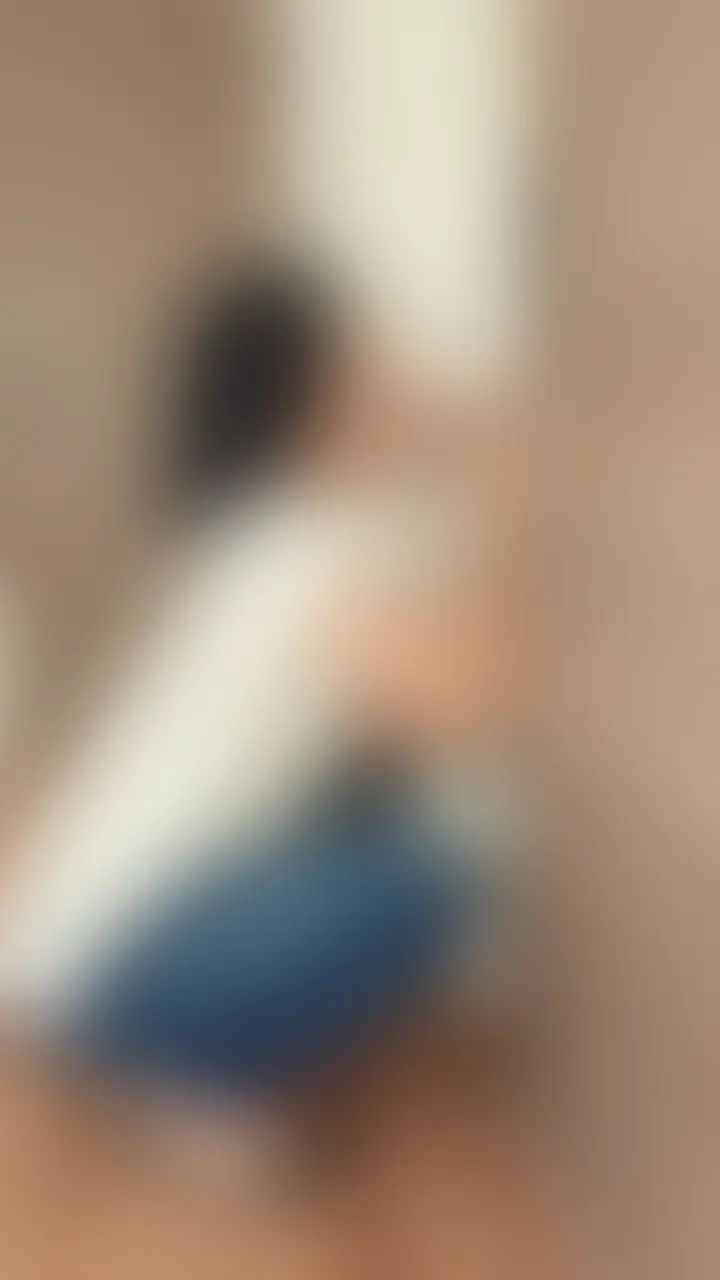 ★初の縦動画です!見づらかったらごめんなさい・・・💦
壁からちんぽ出てたからしゃぶってみたー♡笑
こんなのあったら使ってみたいよね💕
靴下も履いてるよー (2/2)