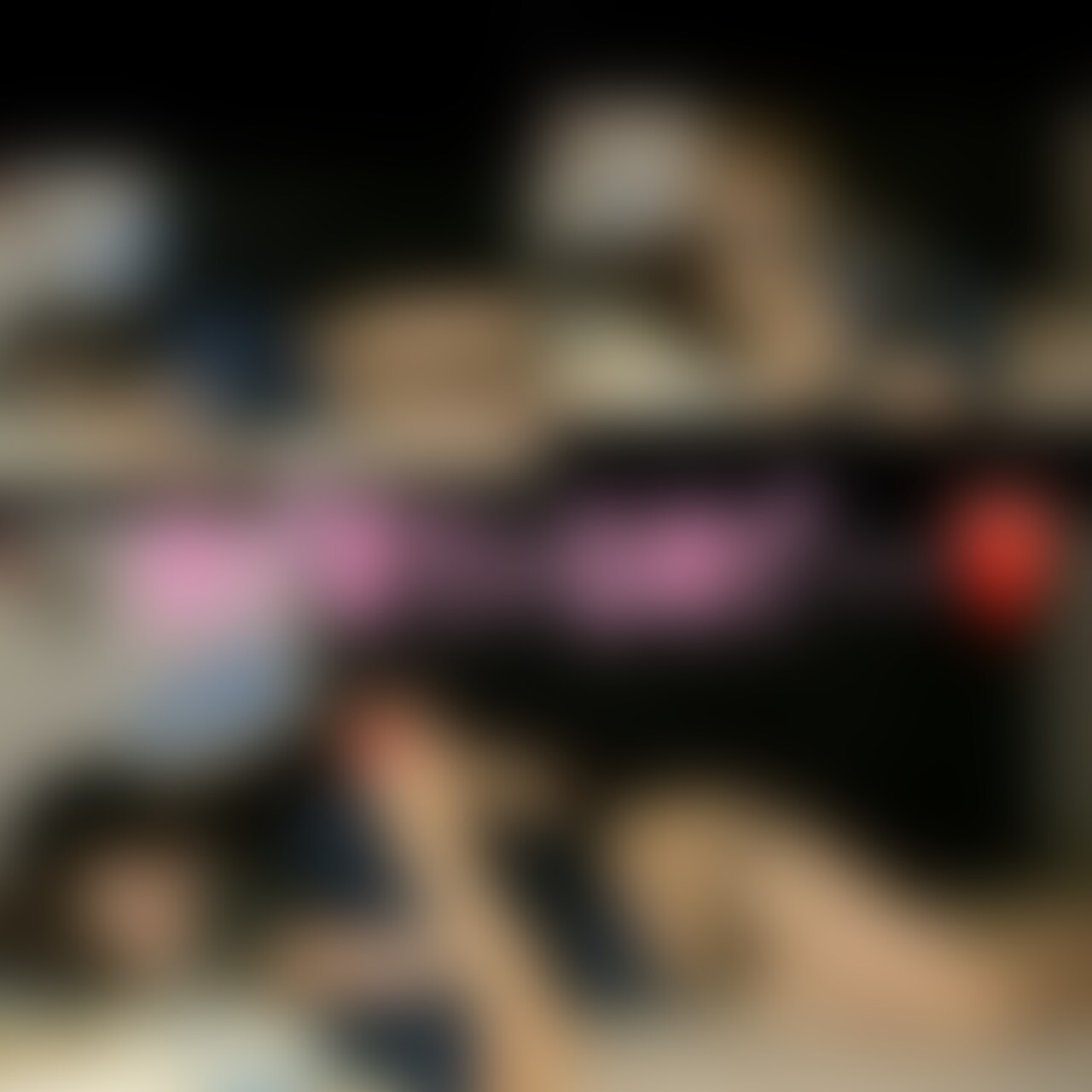 リクエストで彼が寝ている横で
オナこっそりしてみました🤭
ちょっと興奮しちゃった(/// ^///)
バレないよ-に気をつけてたつもりだったけど
声出ちゃってるのに編集中に気付きましたw
気持ち良すぎて我慢出来なぃょ😖 (2/2)