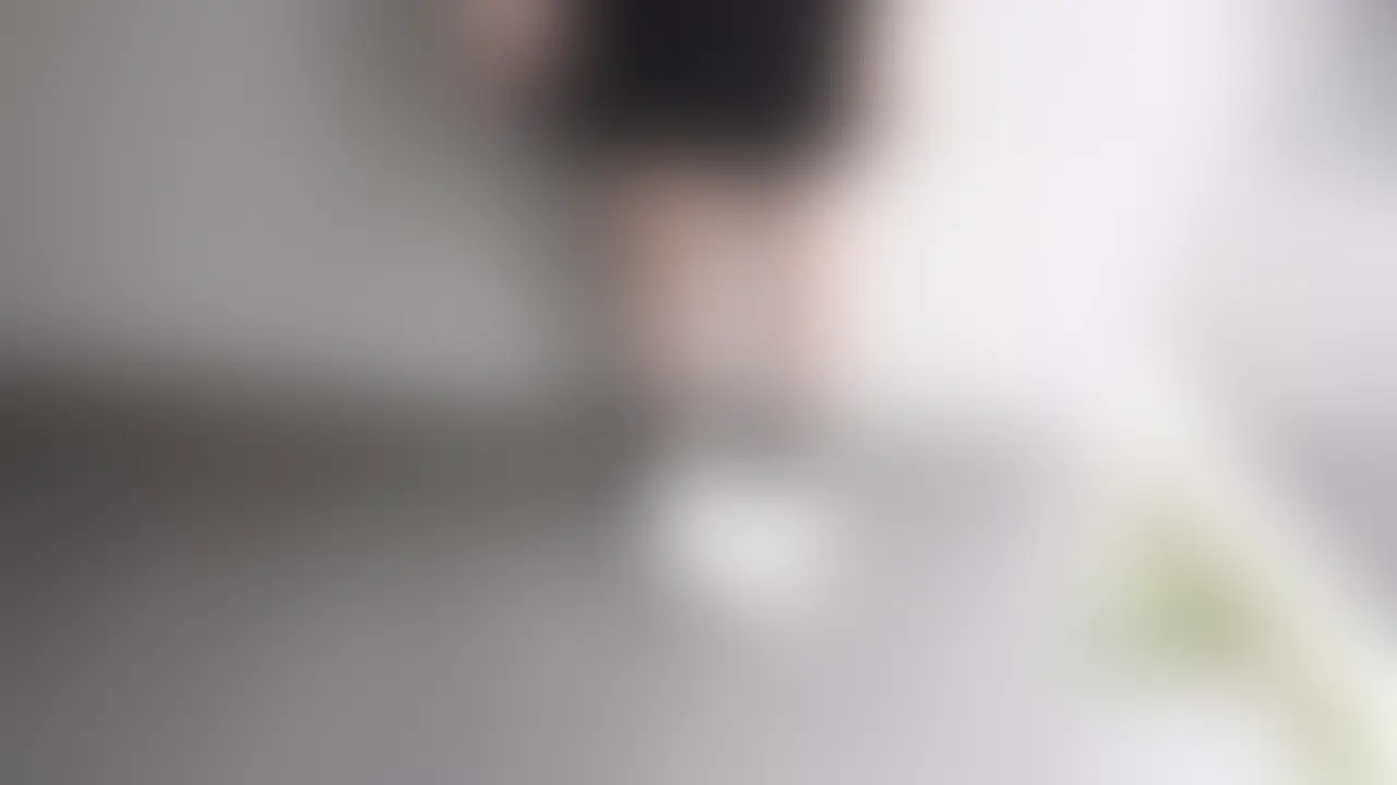 "完全顔出し"「妹と撮影してほしい...」実の兄に売られた19歳女子大生の妹との背徳感えぐいハメ撮り、、
(本編1:32:25)
⚠️身バレしそうになったらすぐ削除します!
ーーーーーーーーーーーーーーー
けんとのこの活動を知ってる唯一の男友達からまさかの妹としてほしいと連絡があった
冗談かと思って電話したら結構本気。
彼も妹も裏垢を見てるのは前から聞いてたけどまさかけんとの撮影に出るとは思ってなかったからびびった!
妹もけんとのアカウント見てるし!ってそんな簡単に言うことじゃない笑
その後は妹とやり取りをして、当日家に来てもらったんだけど序盤からめちゃくちゃ緊張しててなんかかわいそうだった笑
でも撮影のスイッチ入っちゃって外で露出させたりいろいろいじめちゃった笑
本当に全然喋らないから申し訳なさもあったんだけど身体に触れた途端急変。
すごい声出すしクリでも中でもイキまくるしさすが裏垢見てるだけある
中出しも許可してくれたから背徳感ありながらも1番奥に出させていただきました (2/2)