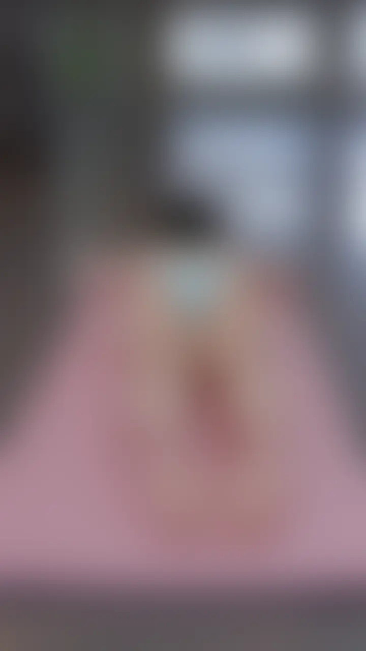 胸を床にしっかりと付けて爪先まで伸ばすことを意識しましょう♪😋💖 (2/2)