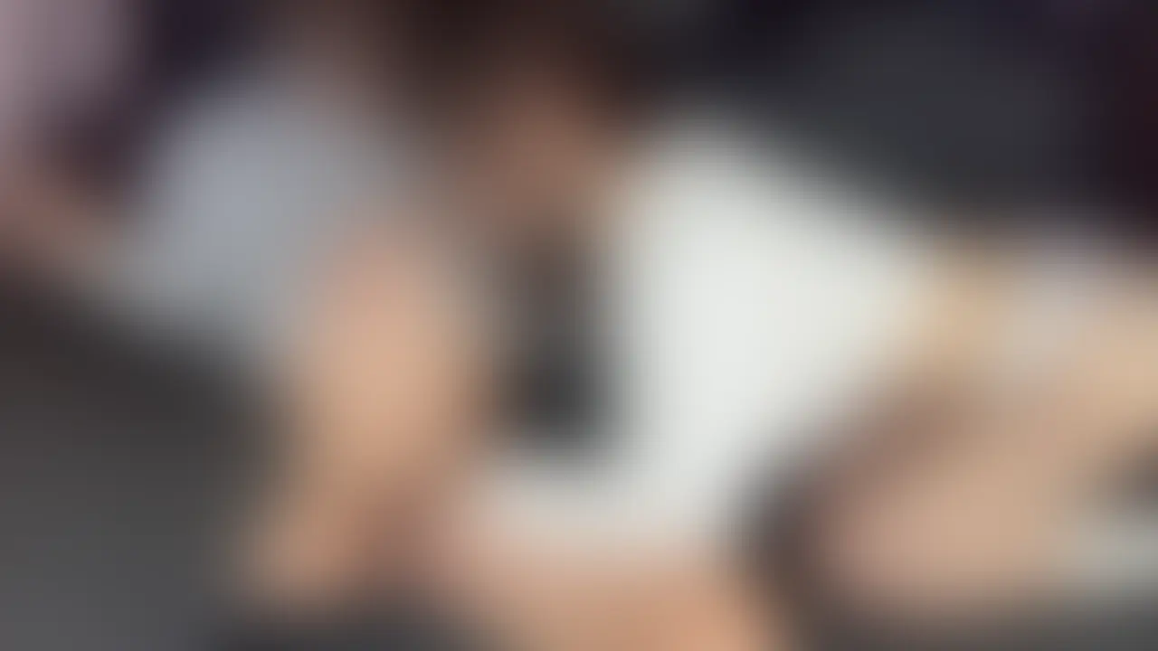 みゆきです🍑💕
野外露出の次は、カーセックス動画だよ😳🚗💓
みゆき、背が高めだからちょっと大変だったの🥹💦
でも密着度が高いし、何より、人に見られるかもってドキドキが興奮を高めてくれて、いつもと違う快感があったよ〜😵💫💗💗💗
最後はお外に出て立ちバック🤯💗
え‼️人来たら終わりじゃん😖って思ったけど、やめられなかった🥹
結局中出しまでされちゃって、しっかり変態プレイやりきっちゃいました🥰
みんな、ドライブからのカーセックス、みゆきとしてみたくなったかな☺️🚗?
コメントたくさん待ってます💌
※お知らせ📣
いいね、保存マーク、コメントを各10個以上してくれた方は、特典が進化します‼️
エロ写メ特典→➕3枚(計6枚)
通話特典→➕5分(最大25分)
※対象の投稿は、自分の前回更新日から今回更新日まで🍑
●例→1月1日に更新して、特典を受けたい方は12月1日〜1月1日までの投稿にいいね、保存マーク、コメントを10個以上残してくださいっ💕 (2/2)