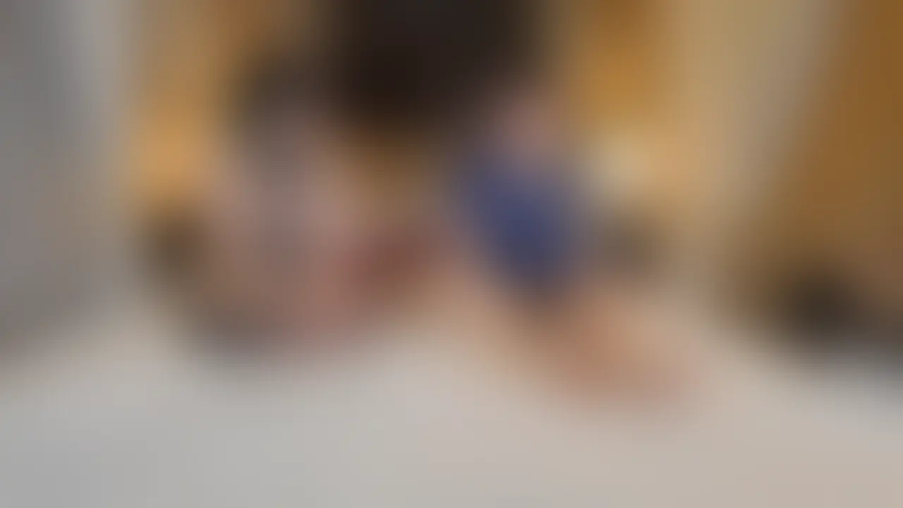 M男プラン加入者様と密会してきました💜
今回の運のいいM男さんはひろさん🥰ひろさんは普段はS男で
むにに会いたくてM男プランに加入してくれて会いにきてくれたみたい😘
だからM男自体人生初なんだって😈
これはむに、頑張らないとで沢山沢山ご奉仕したよ🥹
ちょっとは開発のお手伝いができたかなーーー
でもやっぱりS男さん!見えないところでお尻ぐーーーっと触ったりしてきたよ😂
本当はしないつもりだったけど、挿れたそうだったのでおまんこでもご奉仕🥹
でもやっぱりドマゾ便器は負け確定😇バックでついてもらって
アヘアヘして舌まで出してます🥺
わんちゃんみたいだね🐶
大量精子をお尻にぶっかけ🥰熱々でした🥺
画面の外から見守っていたセフレくんがNTR気分でムラムラしたみたいでその後すぐに上書きSEXしてくれました🥹
トロトロに解してもらったってたので更に気持ちいい🥰
沢山キスしたりバチボコも!
これこれーってなっちゃうのはやっぱりむにがドマゾ便器だからですよね😭
沢山ハメ潮しておまんこ使ってもらって中に出してもらいました💕
M男さんまたお会いしてくださいね💜ありがとうございました✨ (2/2)
