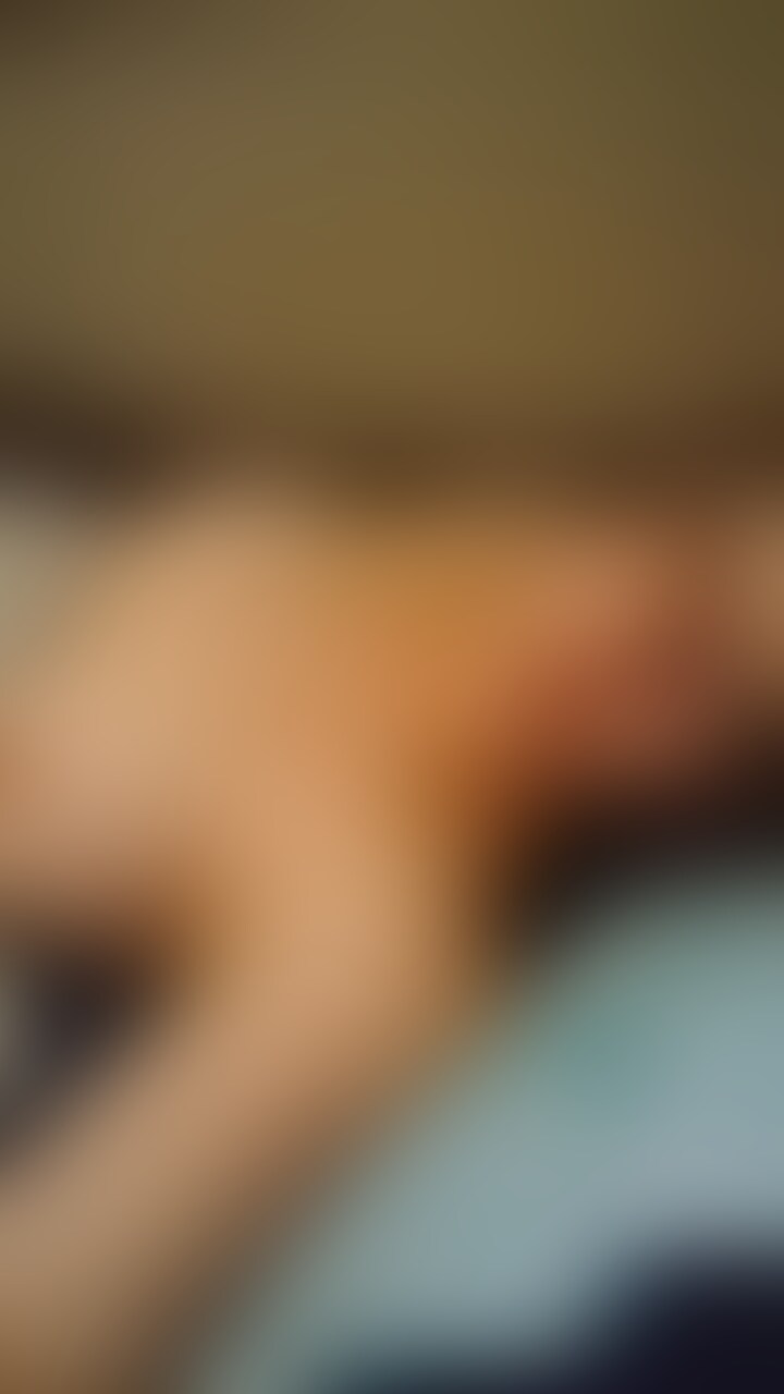 眠る前のエッチすぎるおにゃにぃ…
吸い付くお肌をしゃぶり尽くして欲しいな… (2/2)