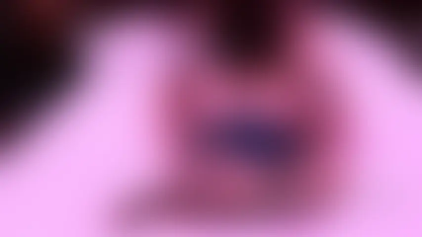 メンエス/42歳/Gカップ
メンズエステで働く彼女は、柔らかな雰囲気と確かな技術を持つ“癒しのプロ”。
落ち着いた接し方と丁寧な気遣いで、自然と緊張がほどけていく。
最初はただ身体を預けているだけのはずなのに、触れ方や間合いの取り方ひとつで、空気が少しずつ変わっていく。
相手の反応を見ながら心地よさを引き出していくその感覚は、ただの施術を超えたものを感じさせる。
気づけば距離はぐっと近づいていて、流れに身を任せるしかないような心地よさ。
優しさの中にある積極性や、絶妙なタイミングで変わるリズムに、完全に引き込まれていく。
そして、受け取るだけだったはずの時間が、いつの間にか少し違う形へ。
自然な流れの中で生まれる“お返し”のようなやり取りが、さらに空気を濃くしていく。
ただ癒されるだけでは終わらない、少し踏み込んだ特別な時間。
余韻まで含めて忘れられない、濃密なひとときの記録です。 (2/2)