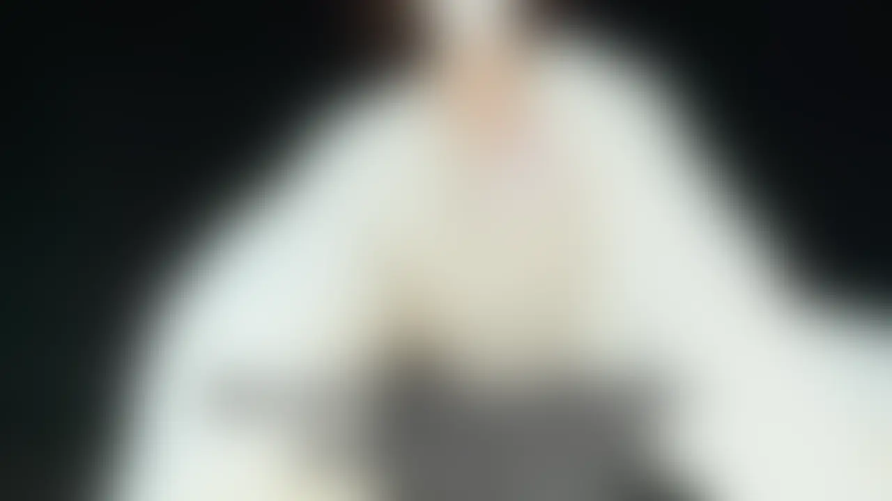 みんな今日もお疲れ様!
みお先生だよ♡
今日はおじいちゃん家の裏庭で初めての野外露出オナニーしてみた♡
初めから誰か来ないか怖くてそれでもドキドキでいつもよりたくさん濡れちゃった♡
今日もみおの動画でたくさん癒されてね♡
M-011 (2/2)