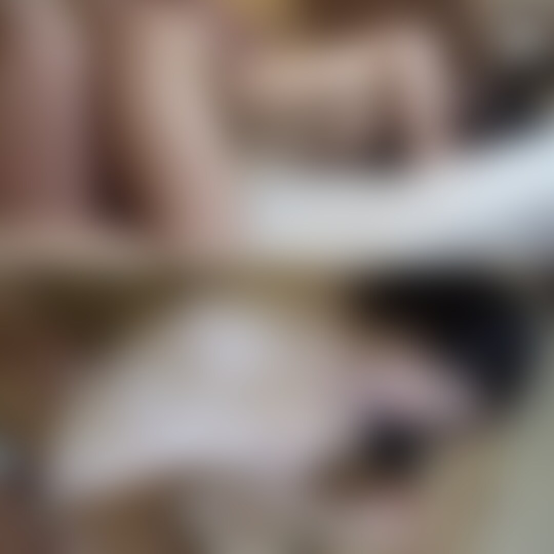 本編⬇️ 💋さあら(25)💋 アプリ：　🍎 職業：百貨店の美容部員



💋さあら💋
出会い　：アプリ
年齢　　：2５歳
職業　　：百貨店の美容部員
カップ数：Ｅカップ

あなたの見たい動画を教えてください🙇‍♂️
https://forms.gle/3tiUAcb6kadckQst9

「いいね」「コメント」をもらえると嬉しいです🌟



S級美女がきました！
クソエロい雰囲気がムンムンです。

しかも整形美女ではなく珍しくナチュラルフェイスです。

福岡から上京し新宿某百貨店の美容部員（国内メーカ）で絵に書いたような品格と色気ダダ漏れのパーフェクトな案件です。

一人で飲める隠れ家屋的なバー巡りが好きだそうでカッコつけすぎなくらいです。
しかし、悔しいが文句も言えないくらいのルックスです。


品行方正な振る舞い、エレベータで最後に降りる健気な姿が百貨店のプロを彷彿させます。


とんでもなくスタイルがよく、百貨店にいる美人なエロい女性と人生で一度はやってみたいと一度は思った事でしょう。
まさにこれです。

こんな女性のオマンコをひたすら舐めたいとオナニーの最中に一度、いや１００回以上は思った事でしょう。

まさに今現実のものとなっています。


もうこれ以上はなにも求めません。
この子と付き合うか１億貰うかでいったら即答でこの子と付き合う方を選びます。

おまんこをひたすら舐めていきます。


さあらちゃんの舐め方の表情、舌使いがエロすぎます。


フェラチオも極上のテクニックです。

たまりません。


おちんちんをおまんこにゆっくりと入れていきます。

もちろん生です。

なんて暖かい膣内なんでしょう。

吸い付き、そしてヌルヌルです。

ここでカメラのハメ撮りを決行します。

とんでもなくエロいアングルです。

こんな幸せな時間は生まれて初めてです。


どんどん突いていきます。

色々な場所で色々な表情をじっくり確認しながら楽しんでいきます。

ハメ撮りの手腕が試されます。

バックアングルもたまりません。
スタイル、エロさ、お顔が高次元で完成されており、永久にやりたいくらいです。


騎乗位でアングルを楽しみながら事故に見せかけ中出しフィニッシュです。

からのオナニーをそのまましてもらい精子の匂いを感じながら潮吹きする変態な姿を見せてくれました。




・素人
・アパレル
・美乳
・どエロ
・生ハメ
・中出し
・パイパン
・美肌
・OL
・ギャル
・美白
・女子大生
・フェラ
・クンニ
・潮吹き
・ナンパ
・痴女
・ソフトSM
・個人撮影
・巨乳
・おっぱい
・手コキ
・変態
・裏垢
・パンスト
・看護師
・教師
・人妻
・他人棒
・浮気 (2/2)
