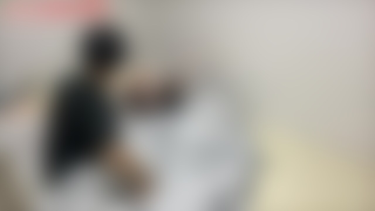 こんばんは、れいです😽今回はお家でエッチしちゃいました🥺家の方が落ち着いて好きなんですよ。皆さんどんなコスプレが好きですか?良かったらコメントでもメッセージでももらえたら嬉しいです🥹 (2/2)