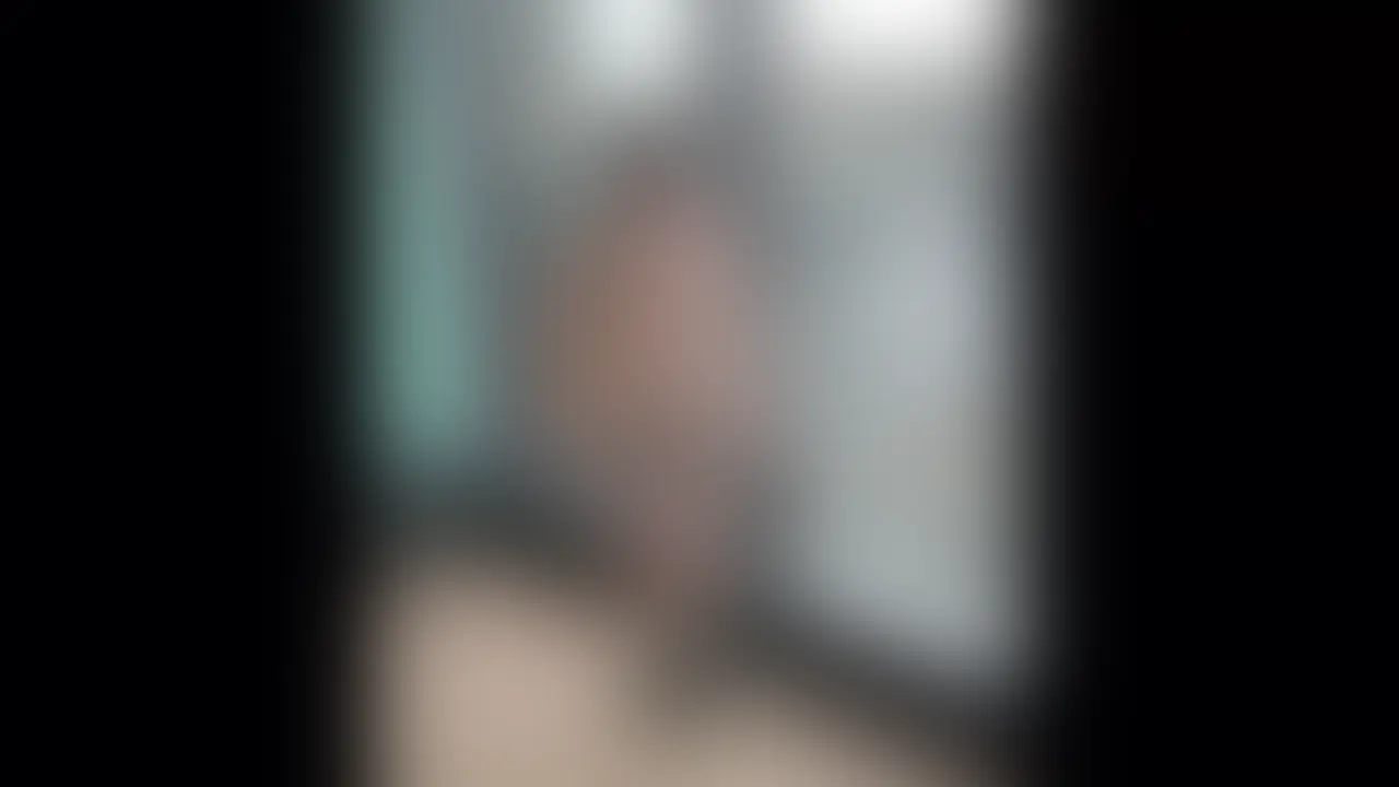 【爆乳JD降臨】青◯学院大学の文学部に通うアイドル級美女 I カップ女子大生ちゃん(19)の人生初痙攣イキ…
※身バレ対策のため顔薄ブラーあり
▽本編詳細▽
渋谷の超有名大学に通う彼女、完璧なメイクと清楚なワンピースに身を包み、キャンパスを歩けば誰もが振り返るような華やかな文系女子大生。
Iカップという抜群のスタイルも、上品な着こなしでエレガントな魅力に変えています。誰にでも優しく、常に笑顔を絶やさない彼女は、まさに手の届かない高嶺の花。誰もが羨むようなエリートの彼氏ができ、すべてが順風満帆に見える彼女。
しかし、そんな彼女が誰にも言えない悩みを打ち明けてくれた理由は衝撃的でした。「彼氏は見た目も性格も完璧なんですけどどうしてもイけなくて…」それが理由でお泊まりも避け気味になってしまうとのこと。
そんな時Xでビクビク痙攣イキしまくる切り抜きをあげていた僕のアカウントを見てフォームを送ってくれました。対面時はもちろん、DMのやりとりの時から育ちの良さが伝わる彼女。そしてアイドルのような顔立ちにスタイル抜群のIカップ。今からこの子がイキまくることを想像するだけで興奮します。
爆乳が揺れまくりながら、ビクビク痙攣していく姿。やはり賢い女の子がぶっ壊れていく姿はたまりません。ぜひその目に焼き付けてください。
⚠️身バレ対策のため削除時の予告はしませんので早めにご視聴ください⚠️ (2/2)