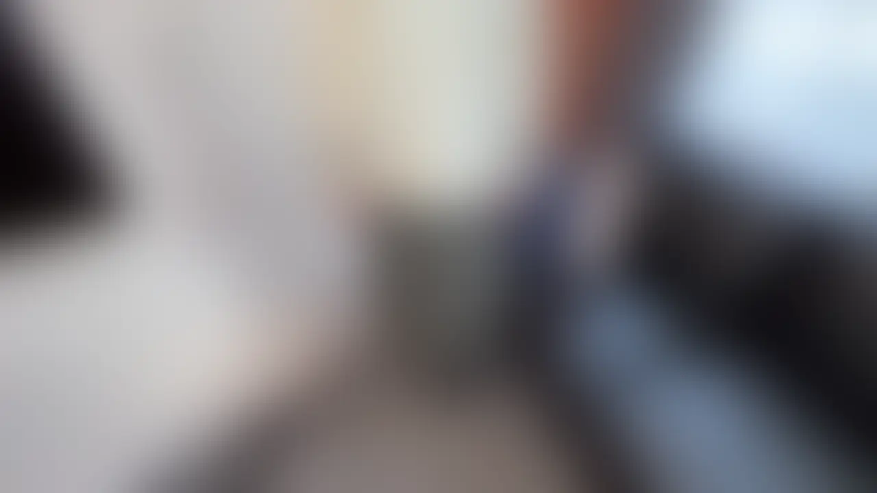 女子社員のオマンコ汁がたっぷりと染み込んだ黄ばんだパンティーが大好きな私ですが、定期的にオマンコ臭香る生脱ぎパンティーを欲するときがあります。
あのビラビラのオマンコがずっと触れていて新鮮なオマンコ汁が染み込んでいるパンティー
を想像するだけで股間が熱くなります。
女性がトイレに行ってオシッコした際に拭き残したオシッコが染み込んでいるクロッチ。
遊んでいる時、仕事をしている時にオマンコから出てくるオリモノが染み込んでいる
クロッチ。
ああったまりません！！！
そんな欲望にかられたときはＳＮＳで売っている子を見つけては交渉。
撮影するのもお願いすると謝礼は高くつきますが、自分のオナニーライフを楽しむため
には仕方がありません。
今回は出張の際に前もってパンツ購入をお願いしていた人妻です。
旦那さんの給料だけでは足りなくて定期的にパンツを売っているそう。
この人妻さん、とにかく胸がデカい爆乳ママでした。
今思えばあのブラジャーも購入すれば良かったと反省です。
あんな爆乳を支えているブラジャー、きっと彼女の汗が染み込んで最高に良い香りが
しそうです。
お触り無しの約束でしたが、きっと触らせてもらえるだろうと爆乳もお触りさせてもらい
人妻のオシッコとオリモノがたっぷりと染み込んだパンツを購入させてもらいました。 (2/2)