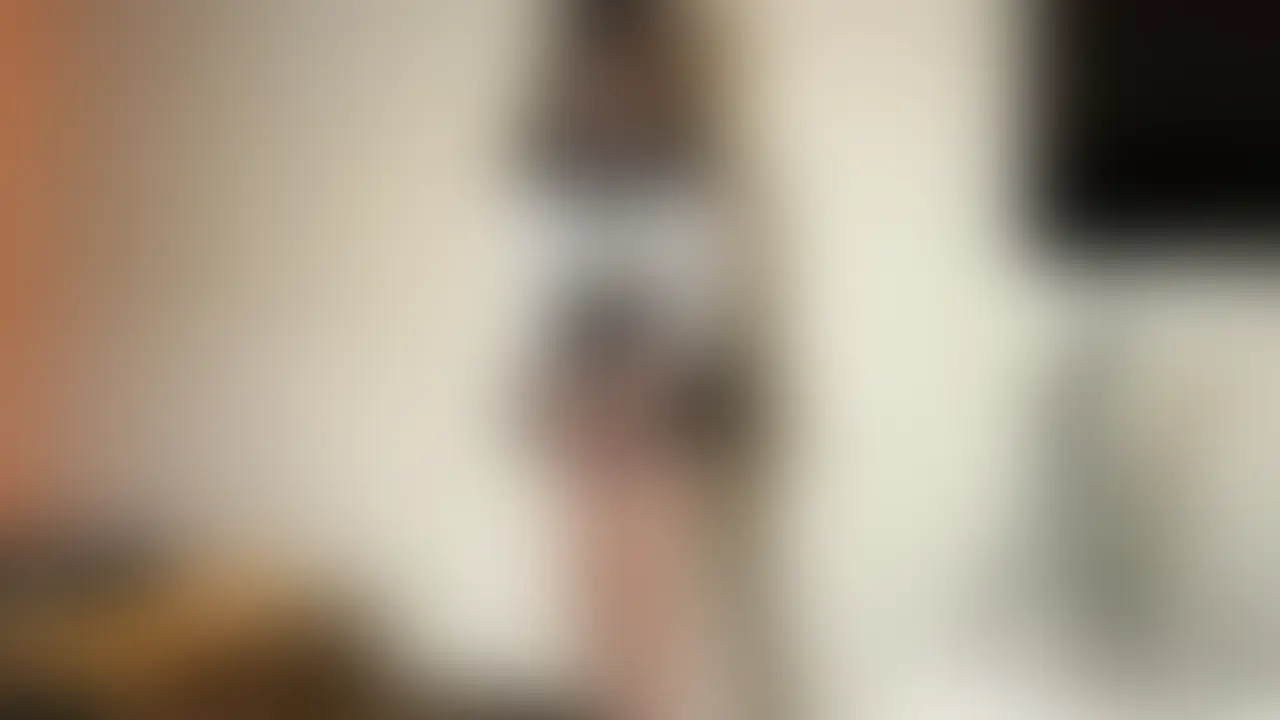 めちゃくちゃ可愛いコスプレイヤーのうさぎちゃんと密会してきたときの動画です。。。

実際に現役時代きてた制服を着させたら、スタイルめちゃくちゃ良くて可愛いすぎました

いざスイッチが入ると表の顔からは想像つかないぐらいド変態で、えっちな舐め方でご奉仕してきたので我慢するの大変でした、、、

脱がせたら綺麗なおっぱいとお尻してたので、いつも通りバチバチにオナホ扱いしてしっかり種付けしておきました。。。

特にバックのときお尻がえっちすぎてやばかったので、必見です👀 (2/2)
