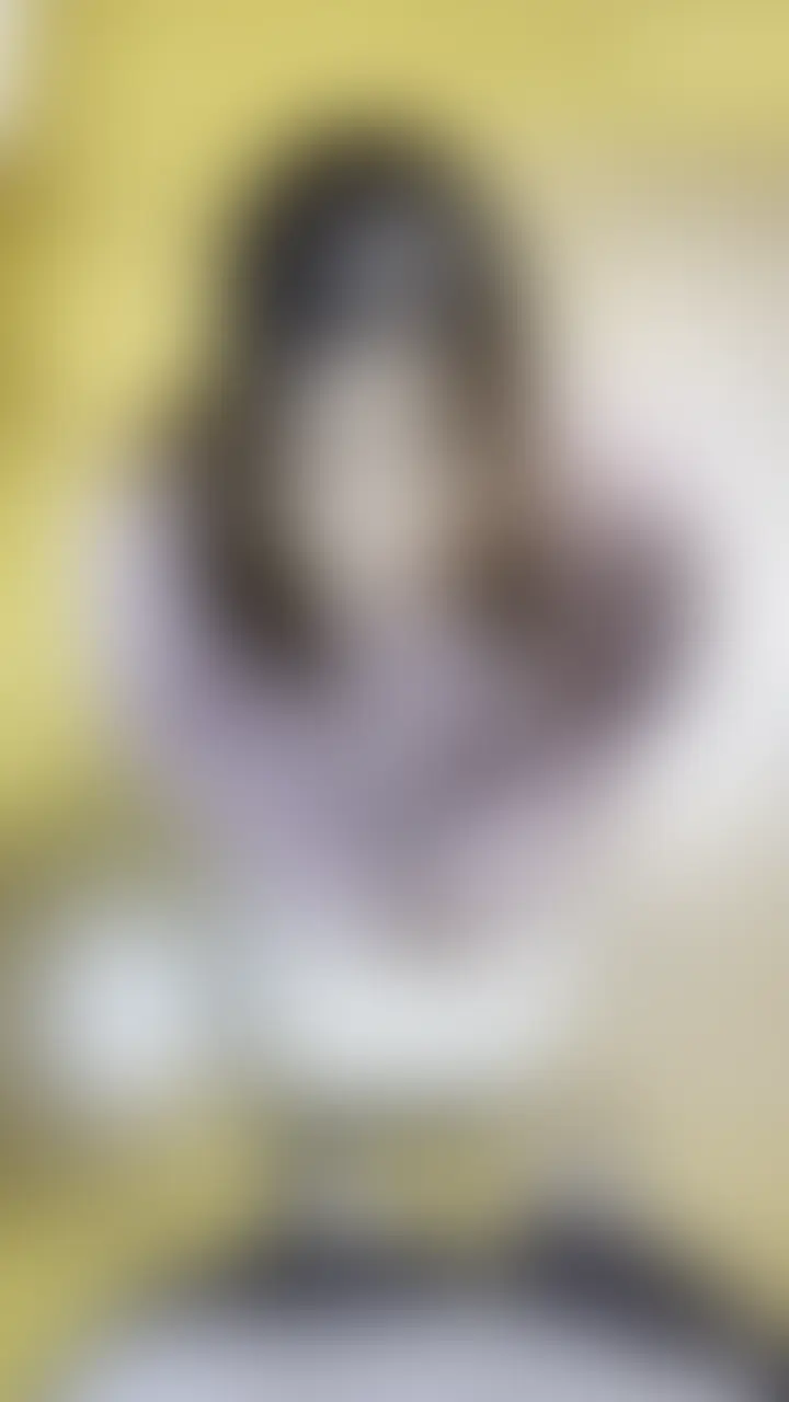 ママ友会から帰宅後即フェラぶっかけ💕②主観視点💓
さっきまでママ会でおしゃべりしていたのに、帰宅と同時に旦那のちんこをおしゃぶり❣️最後はかわいいお顔に大量ぶっかけ💦
ママ友数人と沢山おしゃべりしながら美味しいものを食べて楽しんでこれたようです😌
妻が帰宅して今日は楽しかった🎶こんな事があってあんな話をしてね
と本当に楽しかったのが伝わってくる思い出話をしてくれながら旦那のズボンを下ろしちんこを出して手コキ開始💓
カチカチのパンパンになったちんこをぐちょぐちょいやらしい音を立てながらフェラチオ❤️
ピース、ダブルピース、ノーハンドフェラと旦那の指示に従いながらしっかり舐め上げてくれました🥰
最後は妻がシコシコしながら自分の顔に大量射精させてくれました😍
妻の事を考えシコシコしながら妻の帰りを待っていたので溜まりに溜まってて射精の勢いがすごくて妻が思わずわらっちゃってます🥰笑
帰宅後即だったのでママ会中もちんこの事考えてたのかもしれません☺️お出かけして帰ってくるといつもちんこしゃぶっちゃうかわいいママです❣️ (2/2)