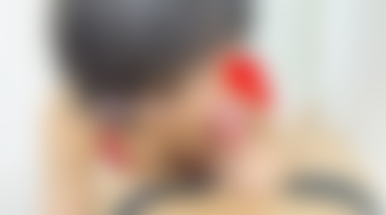すずが手とおくちでたくさんごしごしする動画だよ！
最初はすずがいじめてたんだけど、最後は我慢できなくなったおとこのひとに逆転されてイかされちゃった///
おっきいの、おいしかったなぁ〜♡ (2/2)