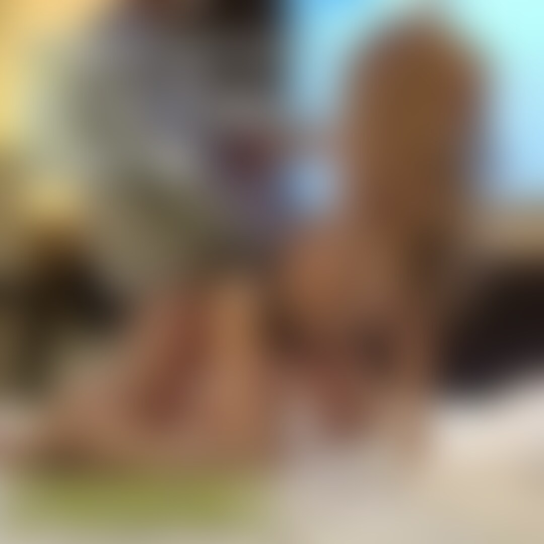 【premium】顔出し・丁寧なモザイク処理
https://myfans.jp/posts/b119110e-55df-4fa1-b8fa-e66ee80b4a74
↑
こちらの動画の別の2つのアングルを合わせています。画質は上の動画のほうがいいですが、こちらは体の曲線や腰使いがよくわかると思います。遠目からのアングルなので〇撮風に見えると思います。
淫語全開!恥じらいから解き放たれた超絶淫乱人妻!
どうですかね?このタイトルw
自分的にはまさにこんな感じだったんです。
不倫相手はセックス中にえっちな言葉を言わせたがるんですよね。
今までは、(感じてるからはっきりと言葉にならない風に)喘ぎ声に混ぜながら言ってたんですが、本当は恥ずかしくてごまかしながら言っていました。でも、不倫相手にはそんなのもお見通しで、「喘ぎながら言うな。ちゃんと何を言っているかはっきりわかるように言え。」と言われてしまいましたw
ばれてたのか・・・まぁそれなら振り切って叫んでみよう。ということで、今回はいろいろ叫んでいますw
でも、これかなり快感でした。
大声で「旦那に跨るより気持ちいい!」とか叫ぶのってめちゃくちゃえっちな気持ちになります。
いろいろな事を何度も言わされました。不倫相手は、まだまだ言わせ足りないみたいですが、私としてはかなり大胆に叫んだと思います。
最後は、イっていい?と聞かれたので、「中で(出す)ならいいよ!」とか言ってましたw
これからは、もっと変態な言葉を叫んでるかもしれませんが、まずはこの動画内での淫語っぷりを楽しんでください。 (2/2)