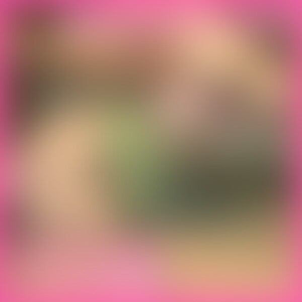 どうも、にもかです。
今回は彼氏持ちの爆乳ゼミ生をハメ倒した映像をお届けします。
おっぱいがかなり大きい子です。尻もデカく、エロへのポテンシャルが凄そうに感じました。
ついでに顔も好みでしたので飲みの席でアプローチを掛けた所、彼氏持ちというのが発覚。
しかし、『私。彼氏いますけど、それでもいいならいいですよ』と、堂々の浮気宣言をされ面食らいました。
正直、都合のいいチンコ扱いをされた気分です。とんだ女です。
同時に、勃起しました。
この女。濃いヤリマンの臭いがする、と。
早速近場のホテルに連れ込み検証した所、彼氏と高頻度で致してるというのが分かるマンコの具合。
それをはしたなく締め上げて恥も外聞もなくイキ狂うという、とんだ変態女だったというのが証明されました。
もう、可愛らしいウチのゼミ生という印象はどこにもなく、ただの性狂いJDという目でしか見ることが出来ません。
そんな自分にふとした瞬間嫌気が差しますが、彼女には責任を取ってもらい、これからも性的消費をさせてもらいます。
今回投稿した映像は、つい先日撮影したものになります。
相変わらず、僕からの呼び出しにホイホイOKするユカリちゃん。
ぜひご視聴ください。 (2/2)