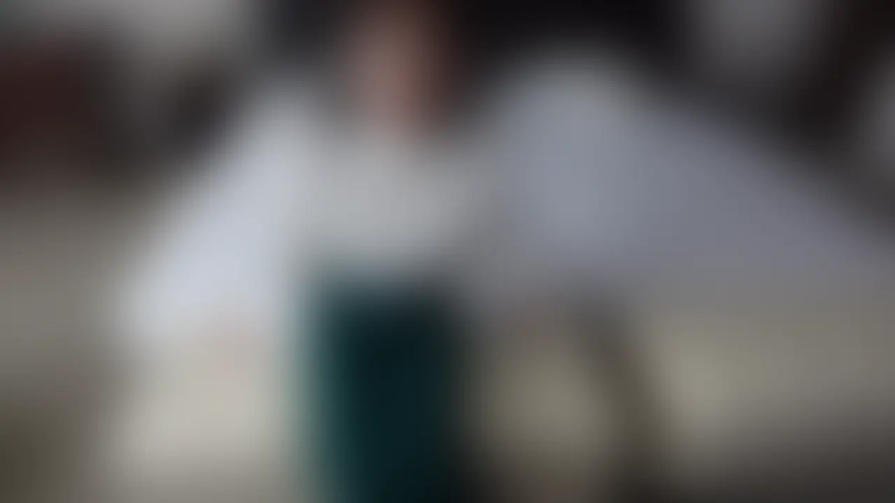 *動画では顔出ししています🥰
【匿名度S:絶対極秘!】外車ディーラー受付@松濤/人妻(34歳)/ミニマムむっちりG乳お姉さん//綺麗なくびれと桃尻の肉付き良いスレンダー巨乳/ふさふさ剛毛&敏感チクビ/優しく揉みしだかれあどけない可愛い顔がエロく崩れる/清楚な顔立ちで甘く見つめられながらむっちりしたGカップの深い谷間に顔を沈め込む/チンポを根元まで咥え込み舌を這わせてしゃぶり上げるご奉仕フェラ/むっちり柔乳でチンポを挟み込み滑るように前後に動かして刺激する極上パイズリ/谷間に埋めたチンポから熱い精液を大量に放出して乳の間を満たす挟射
谷間で精子を呑みこむパイズリ💕
こんにちは、ど素人ポルノ@麗子です。
今回のAVごっこは
松濤の外車ディーラー🚗で
受付スタッフ💁♀️をされている
お友達のYちゃんのえち動画🔞です。
清楚な黒髪にニコニコ笑顔😊で
周囲をハッピーオーラで包み込む
まさに「会社の顔」のYちゃん✨
しかも確信犯的にタイトに着こなす
巨乳即バレのトップスが
男性陣を終始ニヤけさせる
セクシー爆弾っぷり😍
そんなYちゃんに
M男さんと2人っきりの密室で
包み込むようにしゃぶり👄尽くして
責めたい欲を存分に満たしていただいたのが
こちらの動画なんですけど…
https://myfans.jp/posts/bd22c9a0-d02e-46f2-9a95-0cfd5ade6409/edit
【匿名度S:絶対極秘!】外車ディーラー受付@松濤/人妻(34歳)/美麗スマイルでハッピーオーラを振りまく会社の顔/清楚黒髪ルックだけど「F乳即バレ」の確信犯的タイトファッション/喉奥まで貪るディープフェラ/剛毛まんこを自らくばぁクンニさせて白目クライマックス!/だらしない早漏まんこでM男ちんぽを飲み込んで連続絶頂!/騎乗位で男を意のままに支配する完全女性主導の痴女プレイ生配信!
今回そんなYちゃんにお願いしたのは
柔らかおっぱい😍の温かく弾力のある肉感が
チンポ🍌を優しく包み込んで
完全包囲の至福感が味わえる全男性の夢!
パイズリ挟射です💦
胸部の膨らみを強調したニットをカメラマン氏に褒められて照れるYちゃん、
衣装を脱いでGカップのボインをあらわにすると
男がたまらず吸い付いてしまう魔性の双丘なのです💗
お返しに雄チクビをネットリ舐める👅とパンツはモッコリ🍌
飛び出したチ●ポへ手コキフェラ👌👅 をお見舞いしてさらなる勃起を促します。
ベッドに移動するとパイズリがスタート。
張りと柔らかさを両立させた美巨乳で肉棒🍌を挟んで擦れば
男は「あ、ヤバい。気持ちいい」と悶絶。
ヨダレをローション代わりにしたパイズリを加速させて
彼を暴発待ったなしまで追い詰めますが
ここは寸止めで焦らすところが彼女の憎いところ🥰
クライマックスでは馬乗りパイズリが炸裂。
谷間を使って肉棒をもてなせば
勢いよく白いマグマが噴き出すのでした💦 (2/2)