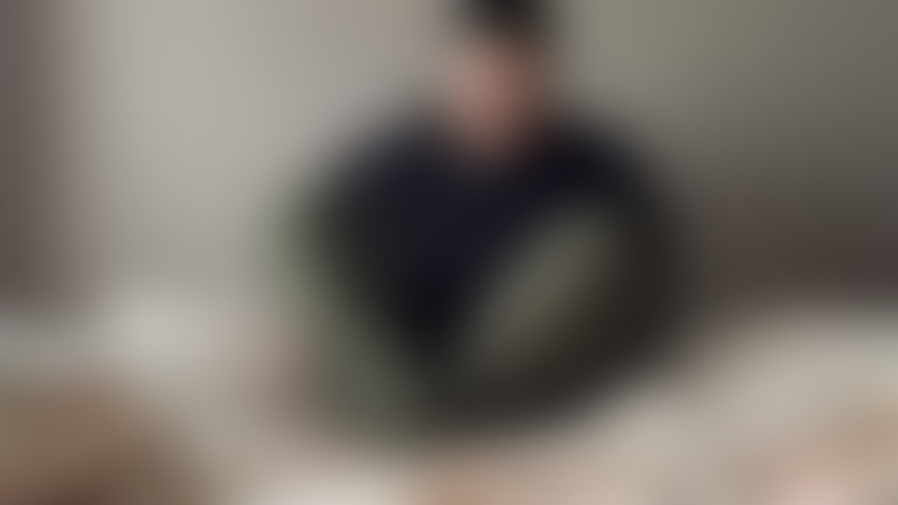 昼休みに我慢できずに大人のおもちゃで一発ぬいた sample 1