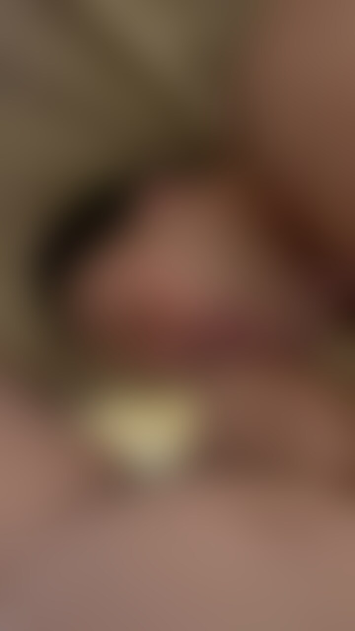 寝っ転がって頭上からいきり勃ったチンポを口に捩じ込まれてるのに嬉しそうにしゃぶりつく僕は変態ですか…？🥹💦 sample 1