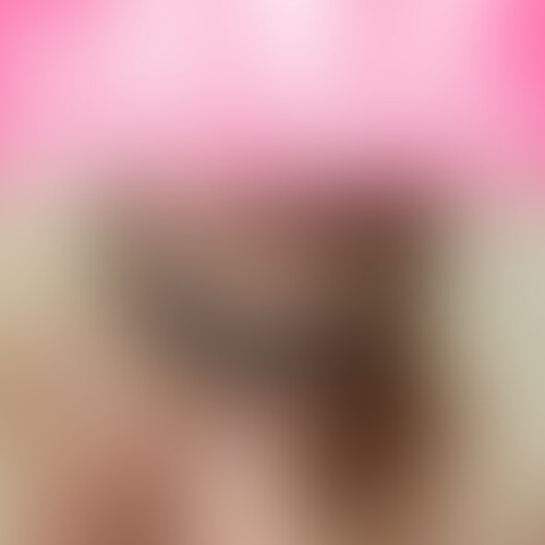 超絶かわいい美女スタイリストが優しいフェラでメロメロになっちゃう
美女すぎて見惚れてしまう、こんな顔で包茎をいじられたり、我慢汁を舐め取ってくれたり
バキュームフェラしてくれるだけでもう射精ものです。。。 (2/2)