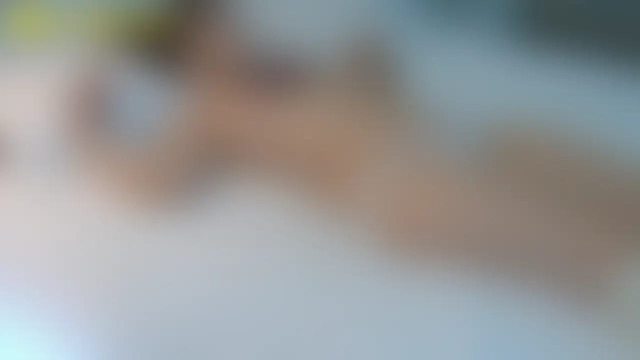 いつものオジさんにイタズラされちゃいました
しかも毛剃られパイパンにされ全裸ルーズソックス姿に
避妊にはマイルーラを入れられて・・・・ (2/2)