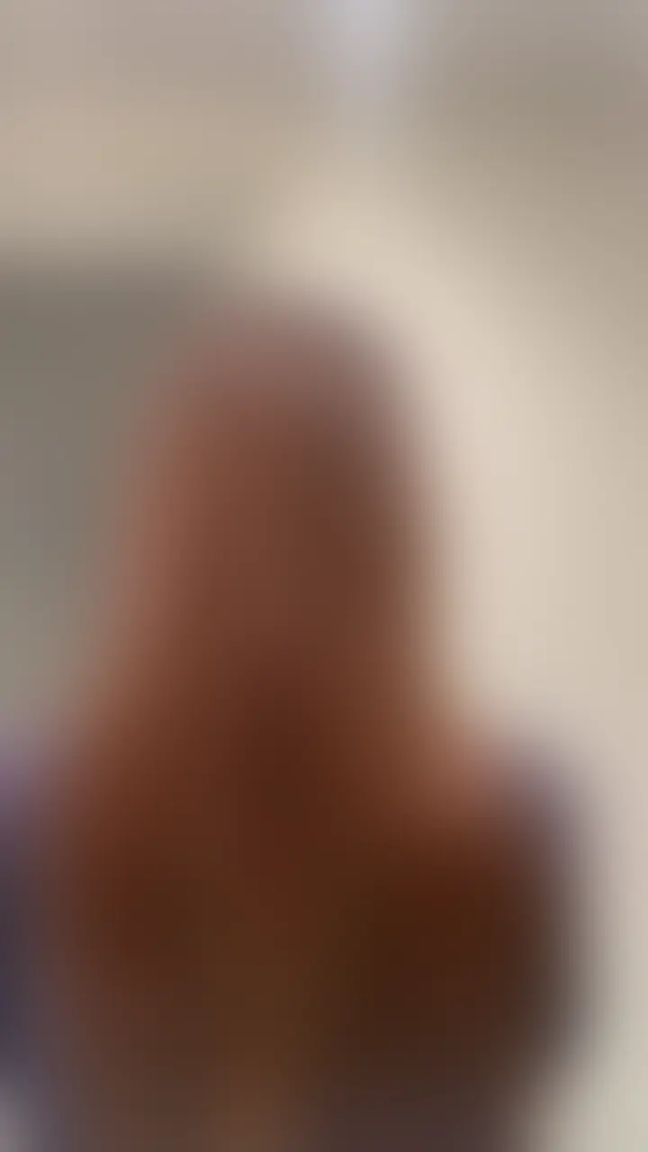 綺麗なロングヘアにスライムをつける動画です✨
今回は硬めのスライムで髪に浸透するまで待つリクエストだったので、髪から取るのが更に大変だったみたいです🥺
みなさん、DMでリクエストください❣️ (2/2)