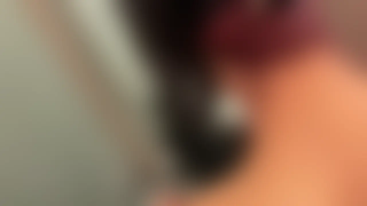 ハメ撮り後のシャワー、お風呂動画です
まだ少し警戒されている感はありますが
だいぶ雰囲気も柔らかくなり笑顔が増えてきた様子の彼女
プライベートや恋愛事情について色々聞き出します
いや~しかしイイオンナでした。。 (2/2)