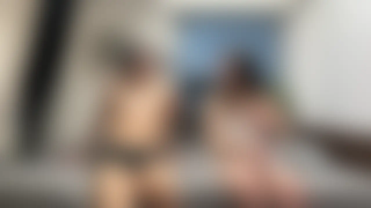 【めちゃくちゃ俺のこと好きになった映画館スタッフ女子大生を友達に抱かせた】
みか【20】映画館スタッフの女子大生
メイン裸
映画を見に行って入る前に「あっ地味顔で可愛いな」と思って映画観終わった後
帰り声かけたらホイホイついてきた(笑)
ゴムを付けて挿入
あそこは20歳だからキツキツでめちゃくちゃ気持ちいい
稀に見る名器だ
もう大声でアンアンイキまくってた
こいつは余裕で性欲処理班だな
裸のみかはキレイな身体してる
何故か知らんがめっちゃ俺のこと好きになってた
「彼氏も好きだけどりょう君もカッコいいからめっちゃ好き!」と言う始末
今まで彼氏しかHしたことないのに2回目のHが俺で「めっちゃ最高」って言ってた
キスを長くしてるともうメロメロになるみか
「彼氏とどっちが好き?」と聞くと「りょう君」ととうとう浮気発言
めちゃくちゃキスをしてると友達の【はやと】から電話
ちょっと面白い事を考えた
めちゃくちゃ俺の事が好きになった【みか】を【はやと】に抱かせよ
はやとが失敗したら笑えるし成功したらちょっと興奮する
さっそくはやとに来るように言う
友達来るの嫌だ!というみか
りょうくんと二人がいい!と駄々こねる
うるさいからキスをして攻める
愛撫してると【はやと】が入ってくる
女とやってる時に入ってくるのは日常茶飯事
「やってた?ごめん りょう言ってよ」と言うはやと
「やだ!」と怒るみか
「かっこいいけどりょう君と二人がいい!」と言うみか
イケメンのはやとに「かわいい」と言われると嬉しがる【みか】
地味顔なみかはイケメンに弱い
イケメン2人に挟まれて喜ぶみか
はやとが「めっちゃタイプ」と落としにかかる
まんざらでもないみか
これ2人にさせたらやるだろ
と思い2人を部屋に残して出る
俺が外に出るとさっそくキスで落とすはやと
受け入れるみか
キスから手マン、クンニでアンアン感じるみか
はやとのでかちんをしゃぶるみか
はやとが生挿入!
俺もゴムだったのに
バックからでかちんを突きまくると俺の時より大声でイキまくる
はやとは生のまま中に大量発射
俺が帰るとラブラブで裸でキスをしてた
しまいには「はやと君好き」って言ってる(笑)
今まで経験人数1人なのに今日で一気に2人増えてる
タグ
素人 個人撮影 巨乳 変態 ハメ撮り 美乳 美女 乳首
お尻 フェラ 手コキ 中出し 騎乗位 生ハメ 顔出し
パンチラ NTR ギャル 下着 ミニスカ (2/2)