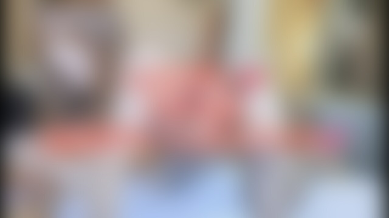 今回も人妻なのにばっちり顔出し💖
12:30全部がパンフェラとフェラなので、フェラ好きさんにオススメです💞
黒いエロ下着に派手なピンヒールで、にゅるにゅる咥えまくります🩷 (2/2)