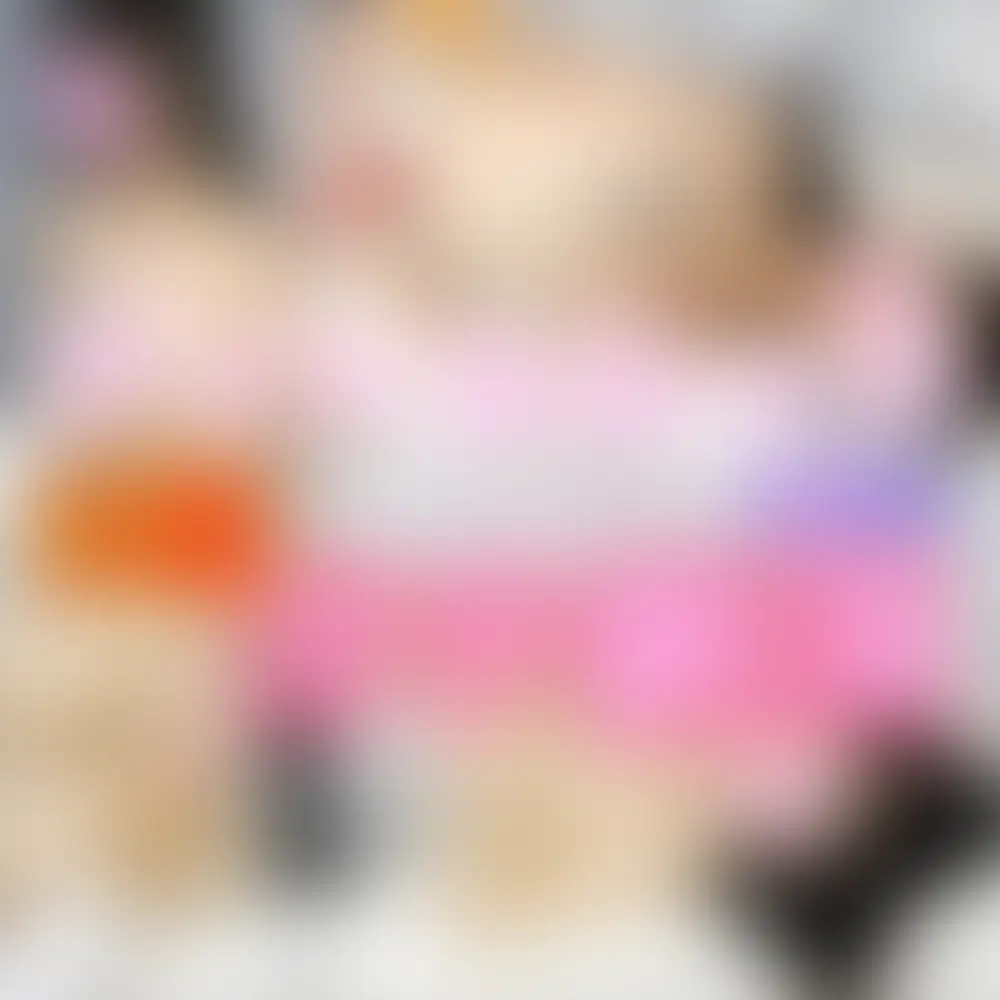 今作の患者さんはとても童顔で可愛らしい患者さんがご来院くださいました。タイトなミニワンピをお召しで背伸びしてる感じがまた可愛らしいですね。まずは体温も測ってもらい、聴診器で胸の音を聞きます。ワンピースの両肩の紐を外すと、可愛いデザインのブラジャーが登場。この患者さんウエストも細くてスタイルがとてもいいですね。次に心電図検査スタートです。吸盤を付けてしばらくしたあとに触診、下腹部の触診としてワンピースの中に手を入れてパンツを撮影。
次に運動負荷試験を行います。美少女の可愛いお胸がぷるぷる揺れる様をじっくりご覧いただけます。
そして反応検査。怪しい器具を取り出し、まずは胸から検査です。すぐに反応が現れる美少女ちゃん。乳首もコリコリになったので今度はパンツ越しに器具を当てて検査していると、可愛い喘ぎ声とともに腰がぐねぐね動いてしまってます。
「アアッイグゥゥゥッアッアッキャーッ」
まずはパンツ越しからガチ昇天。次はパンツを脱がし直当てで検査です。可愛いお顔が悶絶する姿がとてもたまりません。しばらくすると、、
「ア~、アッアッ、イグッ、イグゥゥ、ウッウゥゥゥ」
とまたもや昇天。このこは何度もイケるタイプと思い、もう一度再検査へ。すると、、
「ウゥゥゥ、イグッ、イグッイグッウゥゥゥゥゥ」
3度目の昇天をしてしまいました。。こんなに恥ずかしい姿にされてしまっても最後は「アリガトウゴザイマシタァ」と言える彼女はとっても性格の良い優等生ですね。 (2/2)