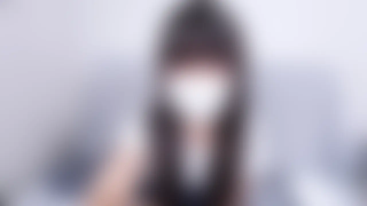 意外とおけけが濃いさんしすいめいですが、
逆にそれがイイ!って言ってくれるフォロワーさんがたくさんいたので悩んでいたのですが…
この度、人生初のパイパンにしてみました〜👏🎊
制服×パイパンなんて最強の組み合わせだよね???
鏡で見てみたけどムニムニで可愛いすぎる…♡
で、でも…
鏡で近くでみたら結構剃り残しがあった…💔
そのあと、じっくり向き合って綺麗に剃ったので後日あげるね〜😂
ツルツルムニまん最高〜〜〜〜〜✨ (2/2)