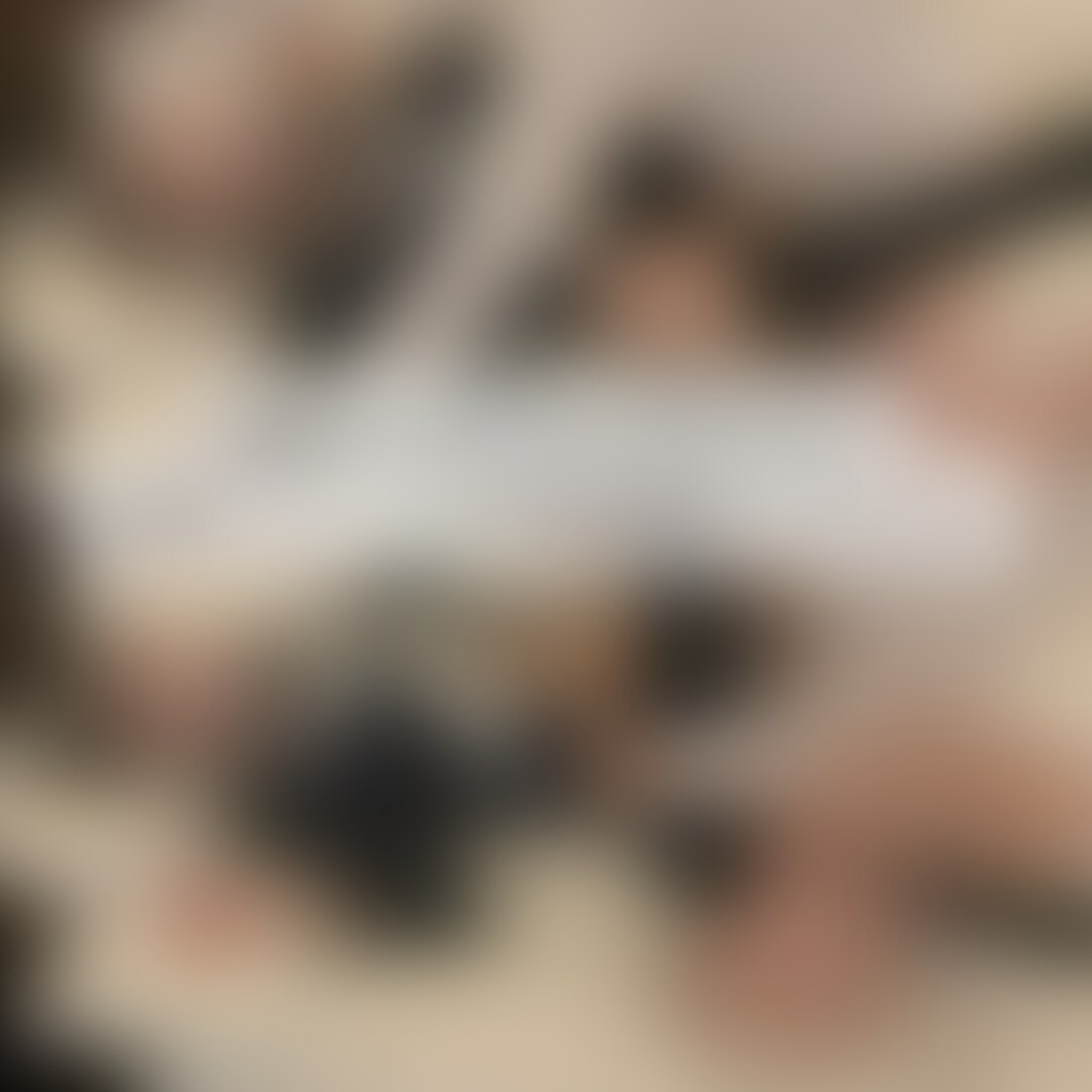 2ヶ月間ほぼオナニーもセックスもしていなかったサキちゃんのおまんこは、まるで処女のように狭くなっていて物凄い締め付け具合でした🤤
本当に少し気を緩めたらそのまま射精させられちゃいそうなくらい気持ち良くて、絶妙な力加減で締め付けてくる有能おまんこだったので大満足です🥰
こんなに締め付けてくれるなら2ヶ月に1回ペースで会うのもアリかな?って思ったんですが、月1回はこのマゾメスちゃんの可愛いお顔をバチボコに○○○して快楽で歪めたいのでやっぱりナシですね(╹◡╹)
サキちゃんの顔出しのハメ撮りが観たい方はこちら↓
https://myfans.jp/posts/06130e2e-22c7-42fc-86dc-bb018e0a2304
このシリーズのフルサイズ動画はこちら↓
https://myfans.jp/posts/ea0eb3a1-f25d-4ae4-b244-5853bc30d0fb
こちらの動画をより鮮明に見たい方はこちら↓
https://myfans.jp/posts/9be1bdd3-38b4-4cc4-8244-3c2b07b0ed7c
気に入った動画にはイイネやシェアで反応して下さると嬉しいです。メッセージや質問箱等への感想・フォームへのリクエストもお待ちしています (2/2)