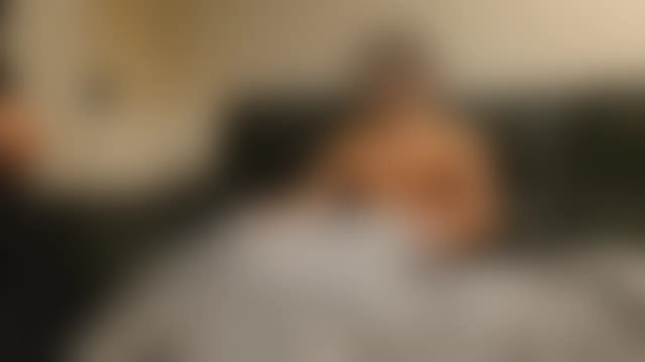 【35歳人妻】
今回は爆乳の人妻さんをおいしくいただきました。
旦那さんとはお互い自由なスタイルらしく、
遊んでくるといって会いにきてくれました。
なんといっても顔が綺麗!そして爆乳!セクシーで完璧な人妻さんでした。
でも息子さんのことを考えてちゃんと終電は帰るという真面目なのにちょっと不真面目な方でした。
次回は旦那さんとの3P実現するかな?
ぜひフルバージョンでお楽しみください。 (2/2)