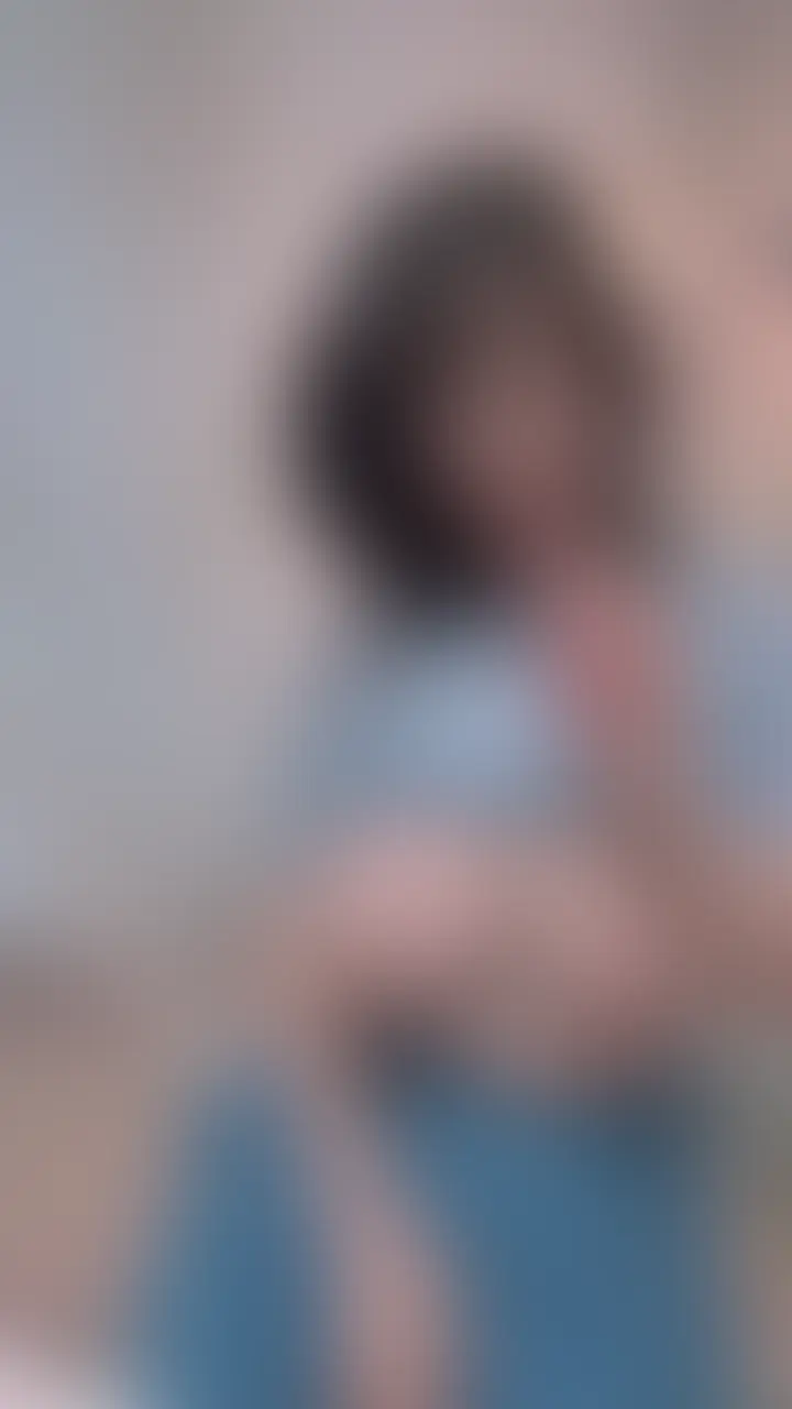 こんばんは♡
こんかいはショートムービ③本あるよ🐋🐋🐋💕
このムービは
おもちゃをなめたり、おっぱいでしこしこしたり。。。。してます💖 (2/2)