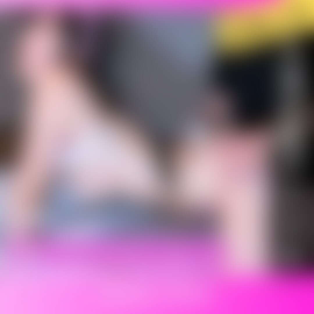 【初顔出し作品】人気アイドル”Iカップの天使「宇佐美りな」ちゃん”にギリギリ限界施術してきました！（単品販売限定）

※！注意！※見たら100%りなちゃんに沼るので、沼って大丈夫な人だけ見てください。
とにかく可愛くて、性格もめちゃくちゃ素敵で、神スタイルなのに、中身までどエロくて・・全男子を虜にすること間違いなし！
今もアイドルとしてステージに立ったり、有名脱毛サロンのCMに出てたり、人気Youtuberの動画にも出演する、幅広く活動中のタレント”宇佐美りなちゃん”にマッサージをしたらどこまでいけるのか・・
XのアカウントID：@rina__icup

カウンセリングでは、事務所的に・ファンの方的に「乳首はちょっと（NGで）・・」という感じだったんですが、施術が始まってみれば・・・

「体の中もマッサージしてください」って気持ちよさに負けてどんどん破ってしまって・・

指での体内マッサージで、イキまくった後は、僕のビンビンのチ〇コを美味しそうにしごいて、ふわふわIカップで挟んで責めてきました。
自分でも乳首にチ〇コ擦り付けて「気持ちいい、気持ちいい！」って喘ぎながら、上目使いで責めてくるパイズリはこの世のものとは思えない気持ちよさで、アイドルのおっぱいにものすごい量を射精させてもらいました。
※挿入はありません。

これまで顔モザイクの裏で、みんなどんな顔してイってたのか、ぜひ今作で確認してください！

※今回の作品は、先方事務所との協議の結果、単品のみで販売させて頂くことになりました（NG破りすぎたせいかもしれません）
楽しみに待っててくださった方本当にすみません・・！ (2/2)