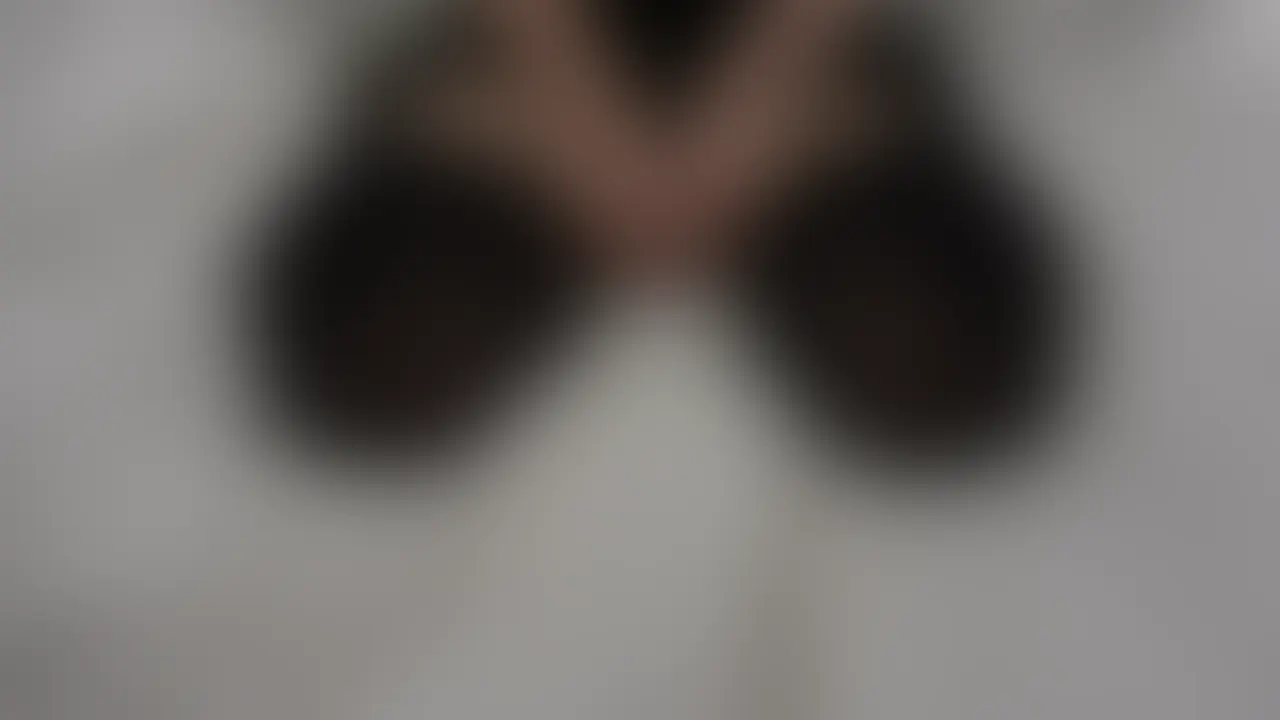 【個撮】美女保証200%。顔もカラダも全てが完璧すぎるSSR。エステティシャンコスプレ着衣ハメ撮りセックス。
顔面偏差値保障の美女。美貌を引き立たせるためにエステティシャンのコスプレさせました。
スレンダーな身体にフィットする超ミニスカ&ニーハイに乳首が透けちゃうぐらい薄手のエロシャツ。
前戯でねちっこく彼女のカラダを堪能。騎乗位からの挿入でマウントを取られた状態でSEXスタート。甘い喘ぎ声、肉棒をきゅんきゅんと締め付けるパイパンおマンコ。
美しすぎる顔とカラダを見ているだけでガマン汁が出てきちゃいます。 (2/2)