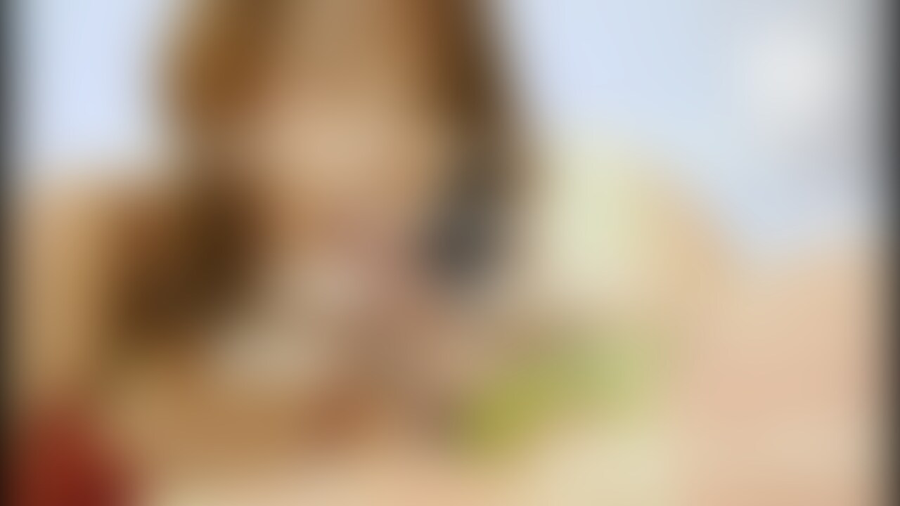 全部で約20分のうち、14分くらいがフェラとローション手コキ。本番は窓際立ちバックもあります。
ちっくの下着はピーチ・ジョンの『竜とそばかすの姫』です。
いろいろとあって久しぶりの投稿になってしまいました。良かったら見てください。 (2/2)