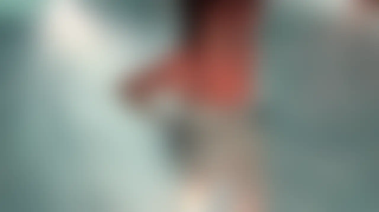 【完全顔出し】ナイトプールでナンパして意気投合した巨乳の女の子
ナンパしたら彼氏いるらしく諦めかけたら「彼氏いるけど良いですよ」とまさかの展開。彼氏とはラブラブだけど淡白なエッチしかしてなくて満足できないみたい。。そんなこと言われたら寝取るしかないですよね笑 (2/2)