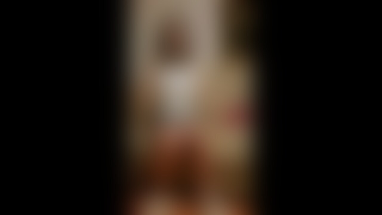 【巨根単独さんのマルくんとデート編⑥】
顔モザイク版です。

隣の寝室で旦那が寝ているので、声を控えめにしようとがんばる妻ちゃん。
もちろん最初から起きていましたが、声を我慢してるのがあまりにもエロくて途中でみにいっちゃいました笑

やはり吸うやつは強い。 (2/2)