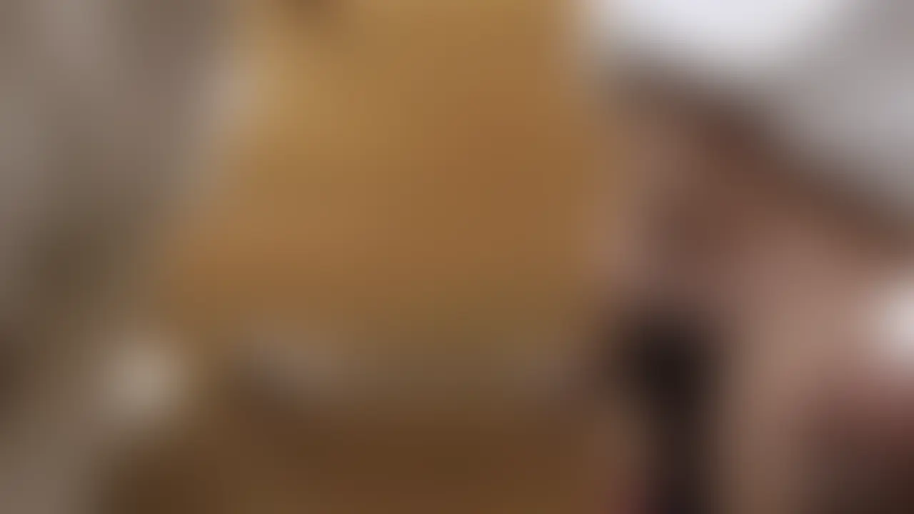 フル動画で❤️人気の公衆トイレシリーズ❤️休日に呼び出し㊙️彼に抱かれるのが嫌で我慢できないって❤️ (2/2)