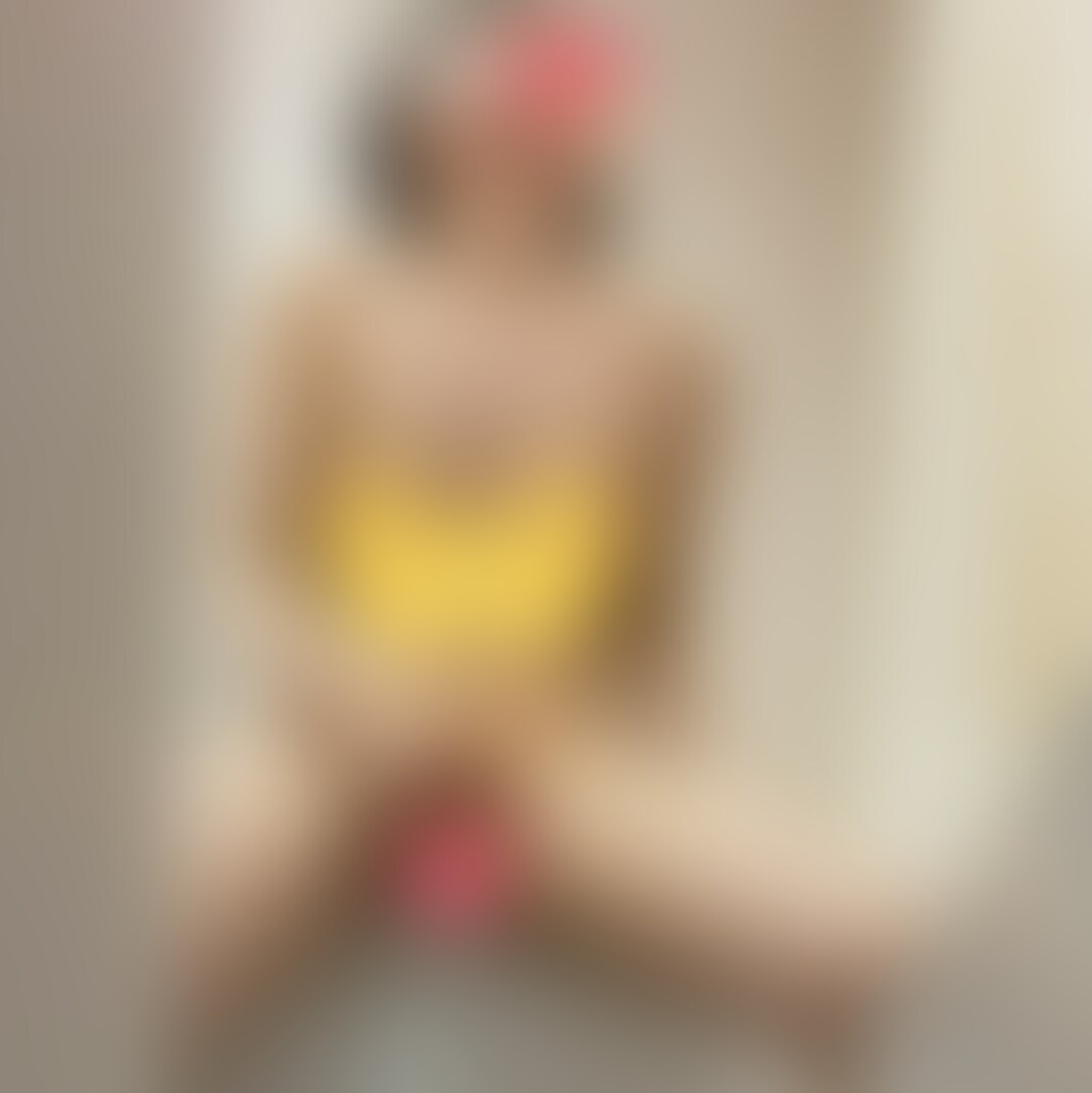 【処女喪失】「南○つ○さ」初の性体験は巨大ディルド!?美少女の恥じらいオ○ニーを複数アングルで入手🫣💕
遠征先での衝撃オナニーシーンを○○○成功しました💘
バドミントン部にかわいい新入生が入部したとの情報が!
うれしすぎる情報!笑
早速バドミントン部にいる○○○仲間に連絡をして
カメラをセットしてもらいました🤫💞
しかもなんとガールズトークの中で処女+性に興味津々という事実が発覚!
この友達はつ○さちゃんに巨大ディルドを悪ふざけでプレゼントwww
そしたらまんまと遠征中のホテルにもかかわらずオナニーしてくれました( *´艸`)💕
少し照れながらディルドをくわえてみたり、アソコに擦り付けてみたり…
最後は自分の指以外入ったことがないアソコにディルドを挿入していました。
こんなエロい瞬間が見られるなんて、○○○していて、よかった~(^_-)-🌟 (2/2)