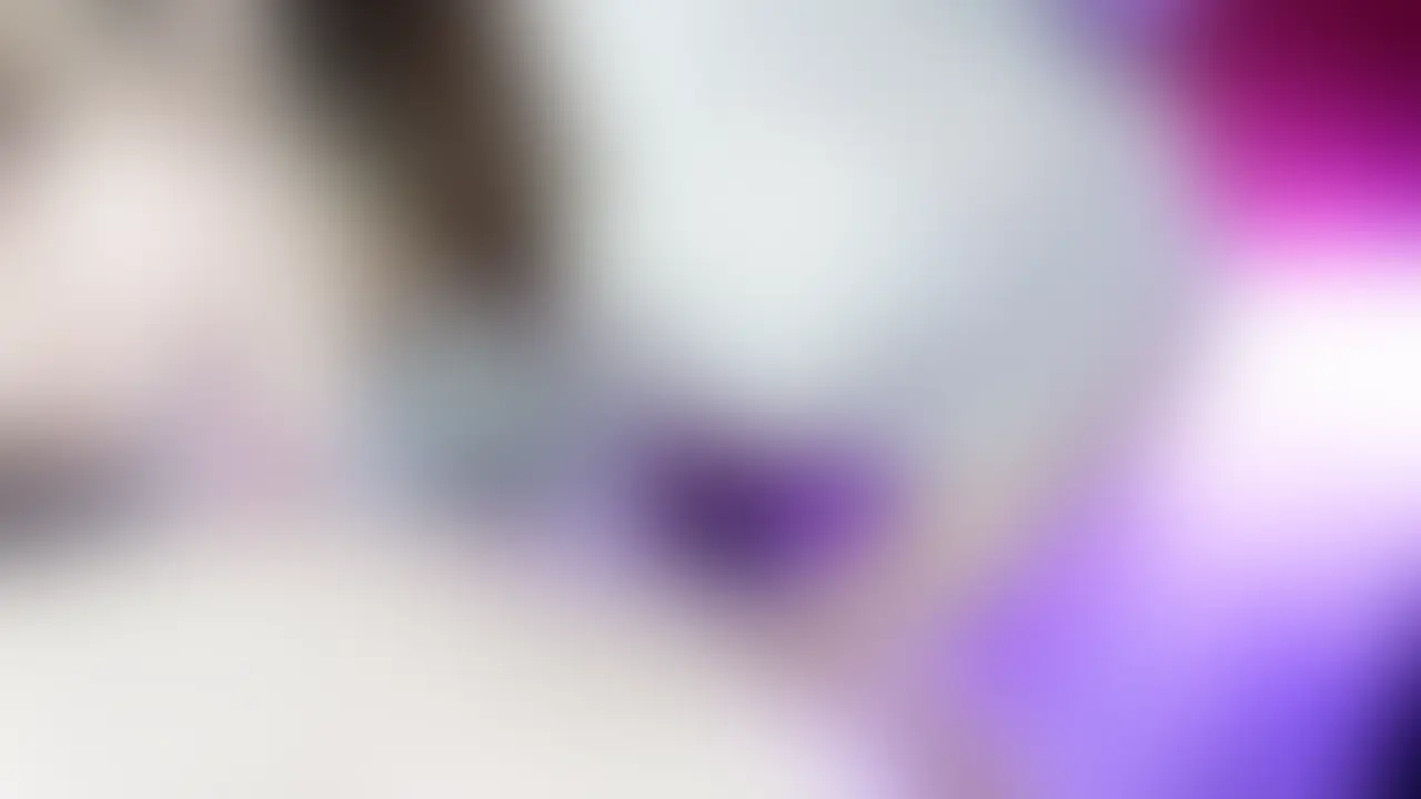 2年前くらいに撮影した動画ですが、今になってアップします!
仁王立ちしているわたしに対して手コキや乳首舐めなどをするしおんちゃん。わたしが反応すれば楽しそうに手コキしまくり!
その刺激に何度も射精したくなってしまいます。。。
「まだダメだよwww」と笑顔のしおんちゃんがかわいすぎるんですよね。。。今回は、しおんちゃんには、着衣してもらった状態での手コキです。着衣フェチにはたまらない映像になっています!
楽しそうに焦らしプレイをする女の子を見たい方は必見の作品です!
寸止め回数:13回
寸止め時間:約20分
射精回数:1回 (2/2)