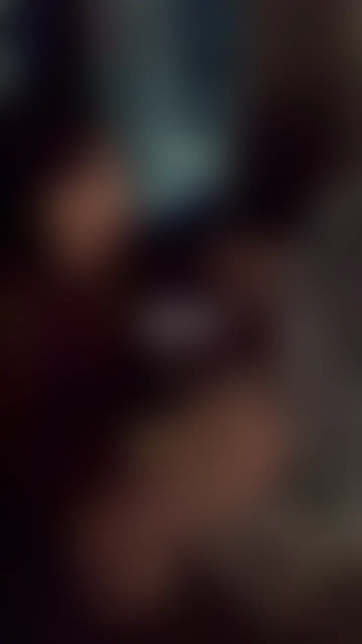 ホテルに入ったら我慢できず私服のままでご奉仕始めてしまいました (2/2)