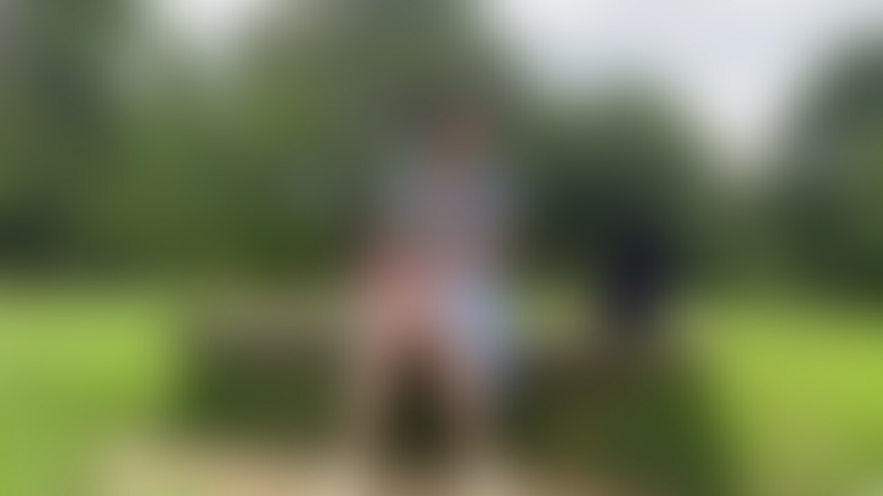 マーキングの後は1人遊びしました😊ハイキング中のおじさんが来て恥ずかしくて中断しますが大空の下しっかり感じてイッちゃってます😁 (2/2)